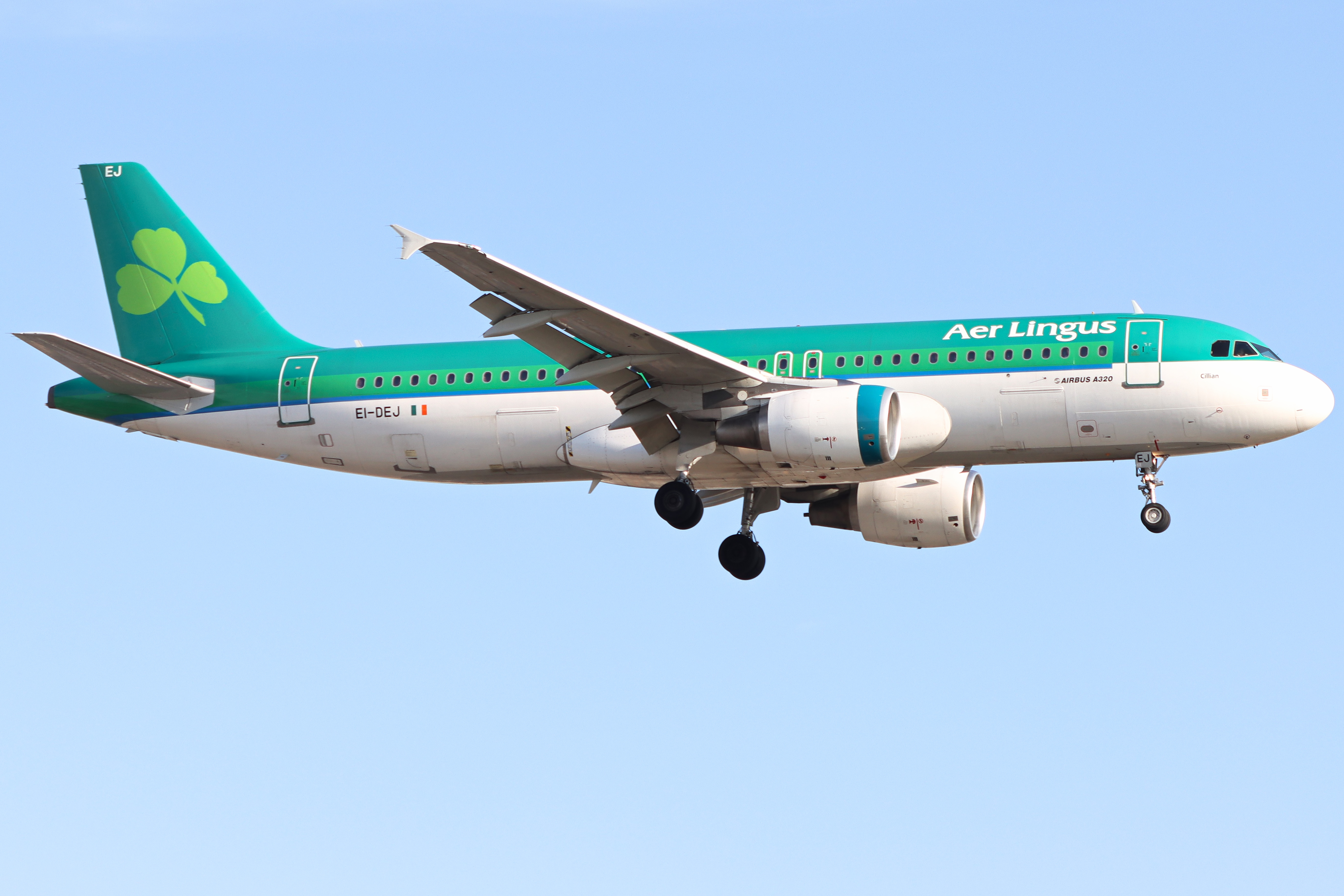 Full size: Aer Lingus Airbus A320 EI-DEJ at London Heathrow International Airport