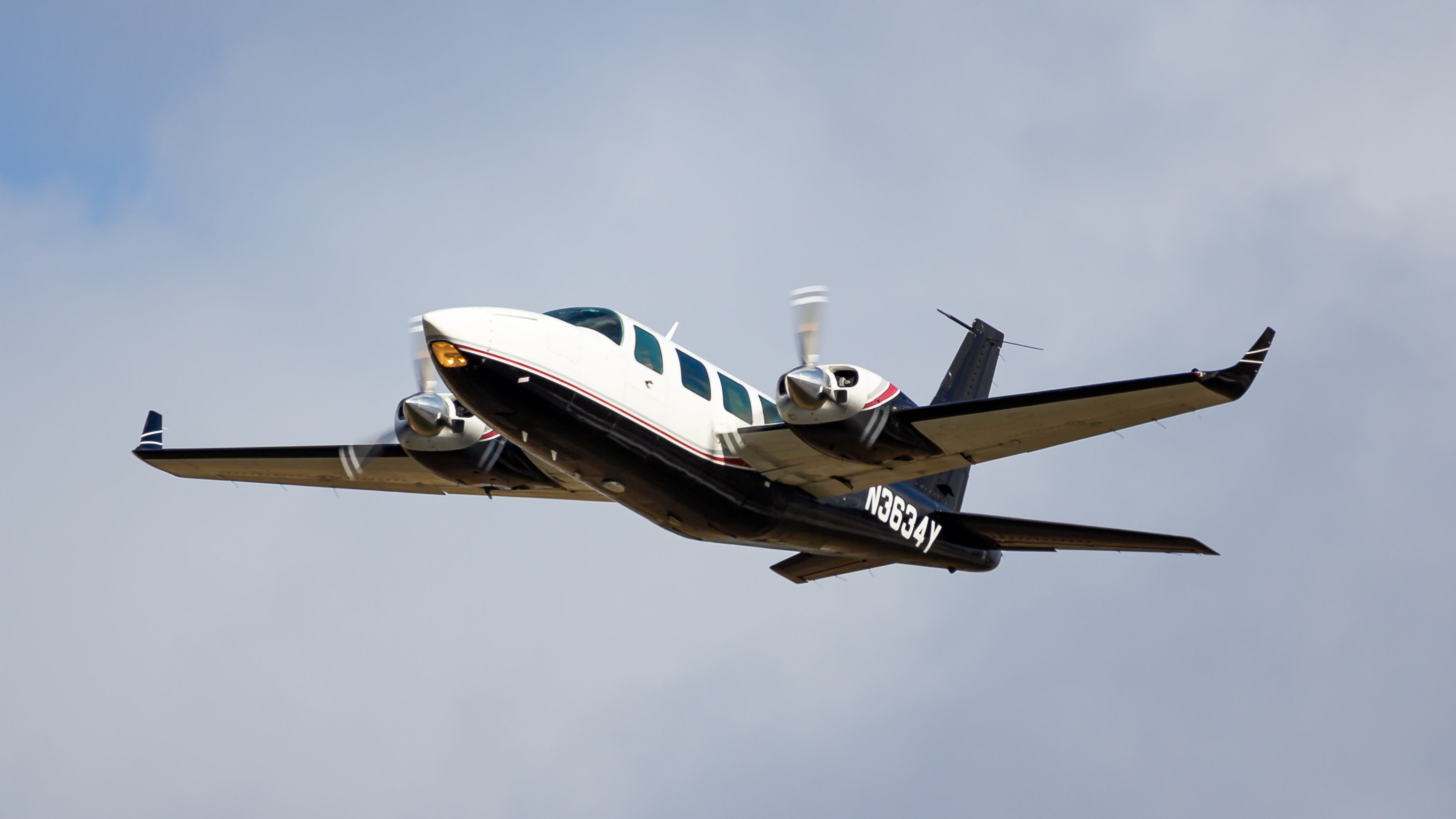 Full size: Khan Air LLC Piper Aerostar 600 N3634Y at Naples Municipal Airport