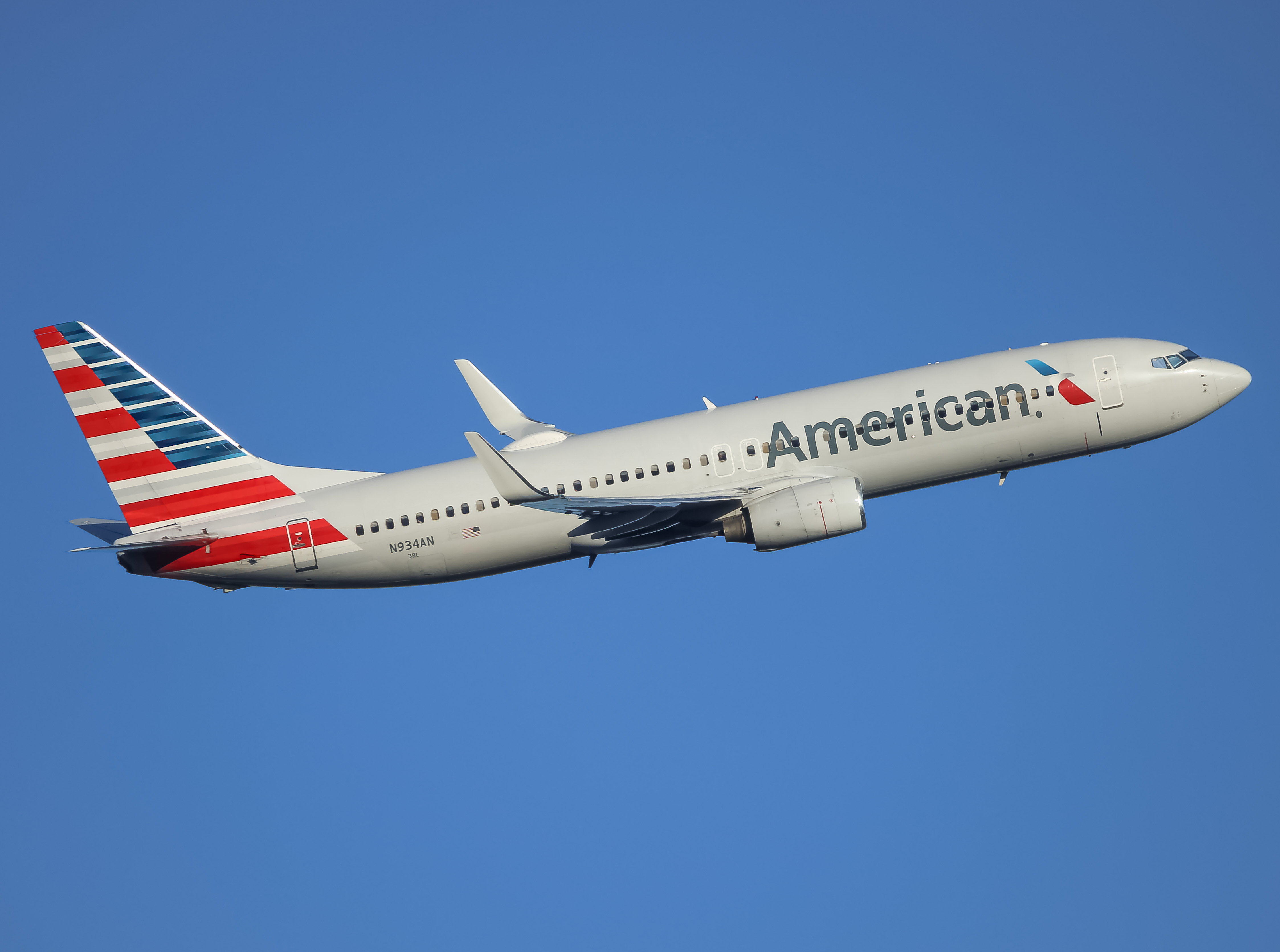 Full size: American Airlines Boeing 737-800 N934AN at Baltimore/Washington International Thurgood Marshall Airport