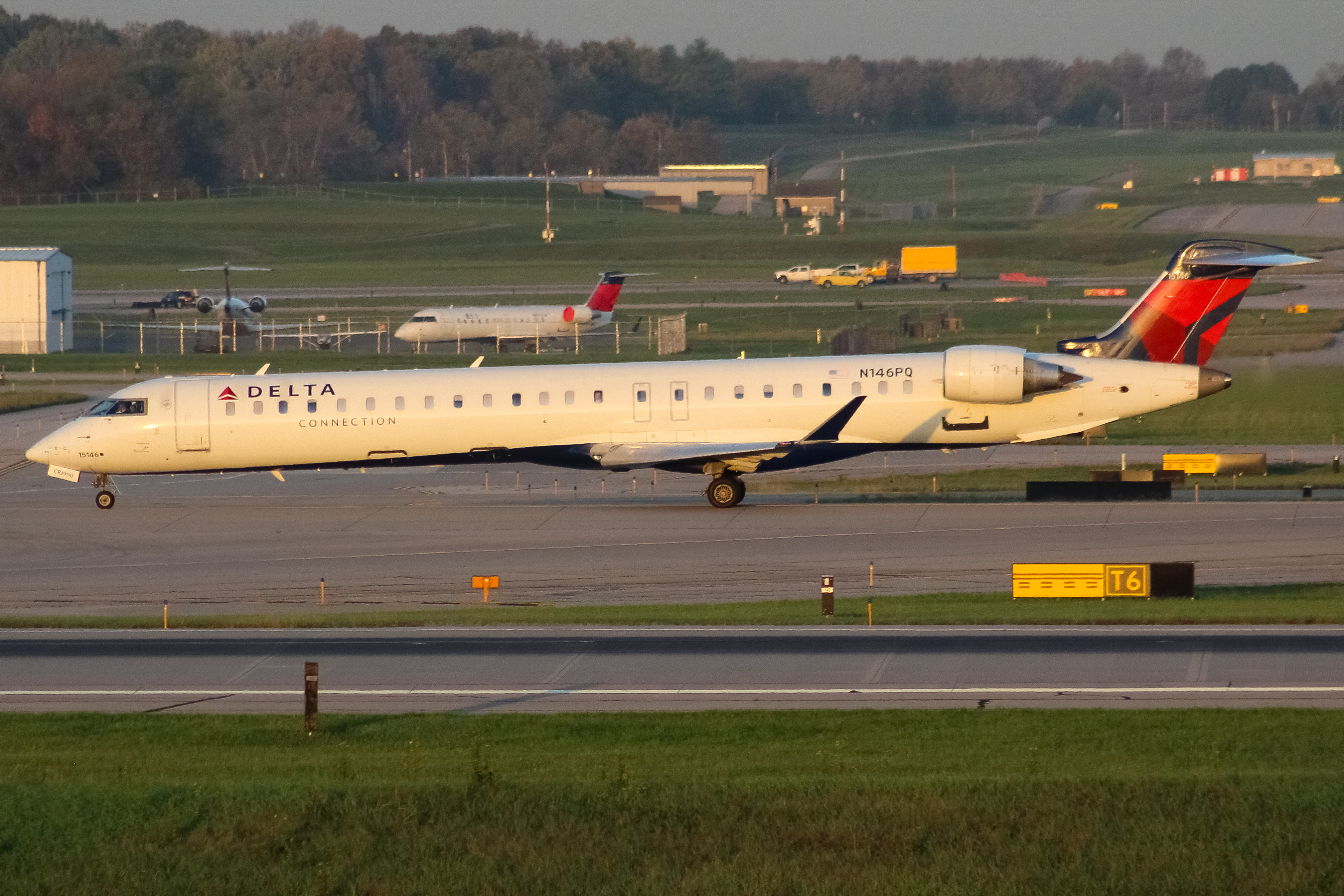 Full size: Delta Connection Mitsubishi CRJ-900 N146PQ at Cincinnati/Northern Kentucky International Airport