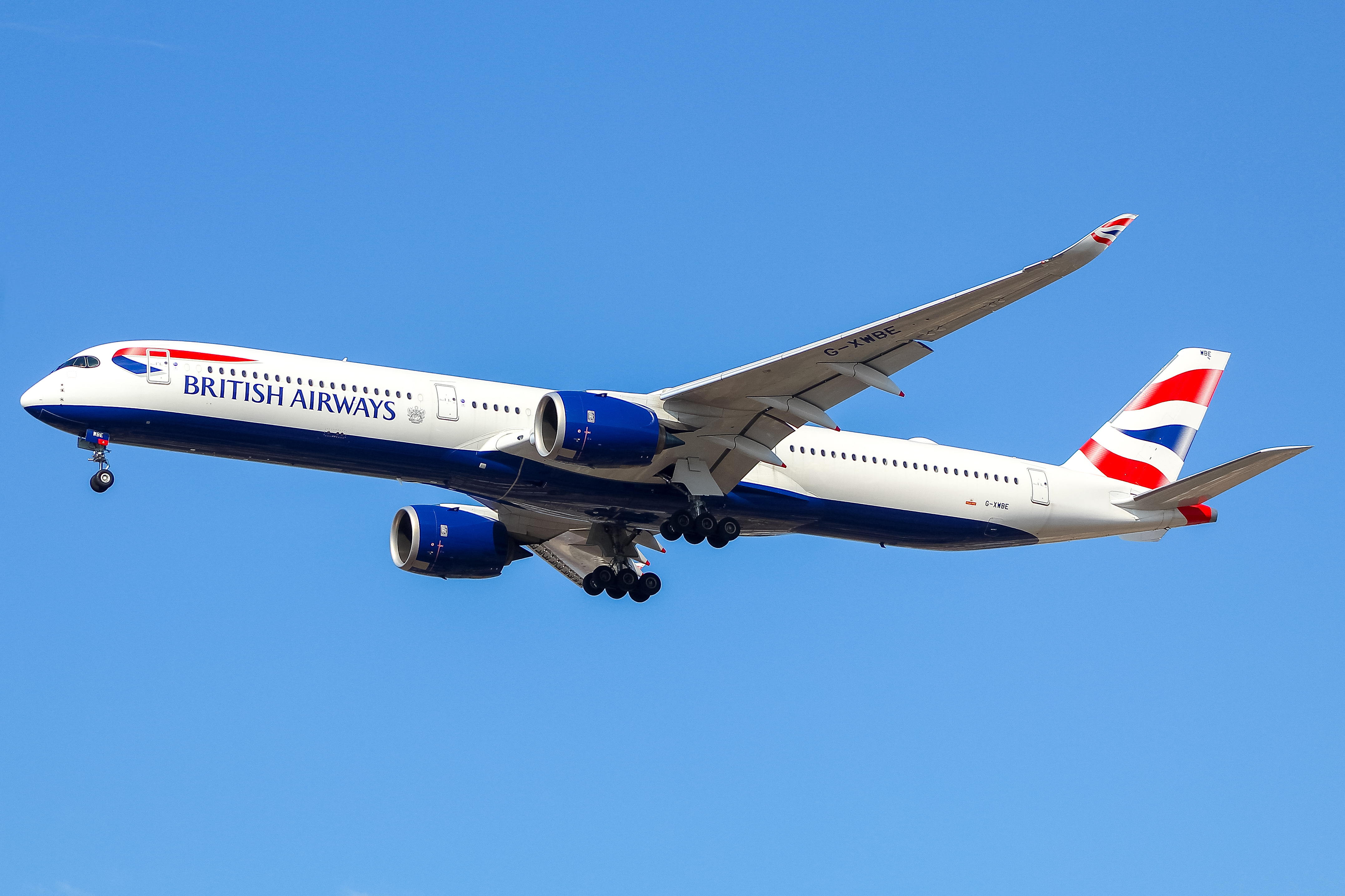 Full size: British Airways Airbus A350-1000 G-XWBE at Chicago O'Hare International Airport
