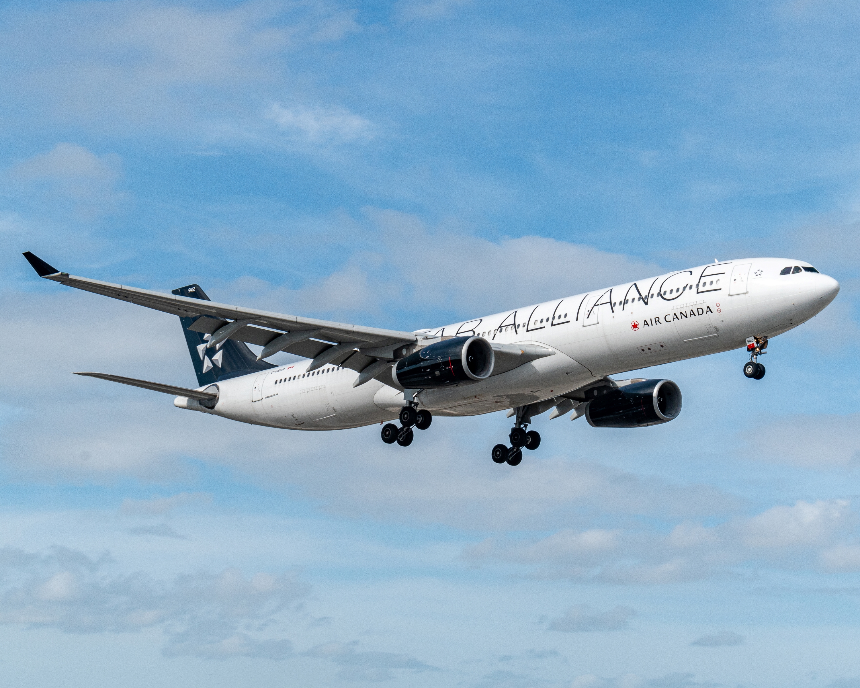 Full size: Air Canada Airbus A330-300 C-GEGP at Fort Lauderdale/Hollywood International Airport