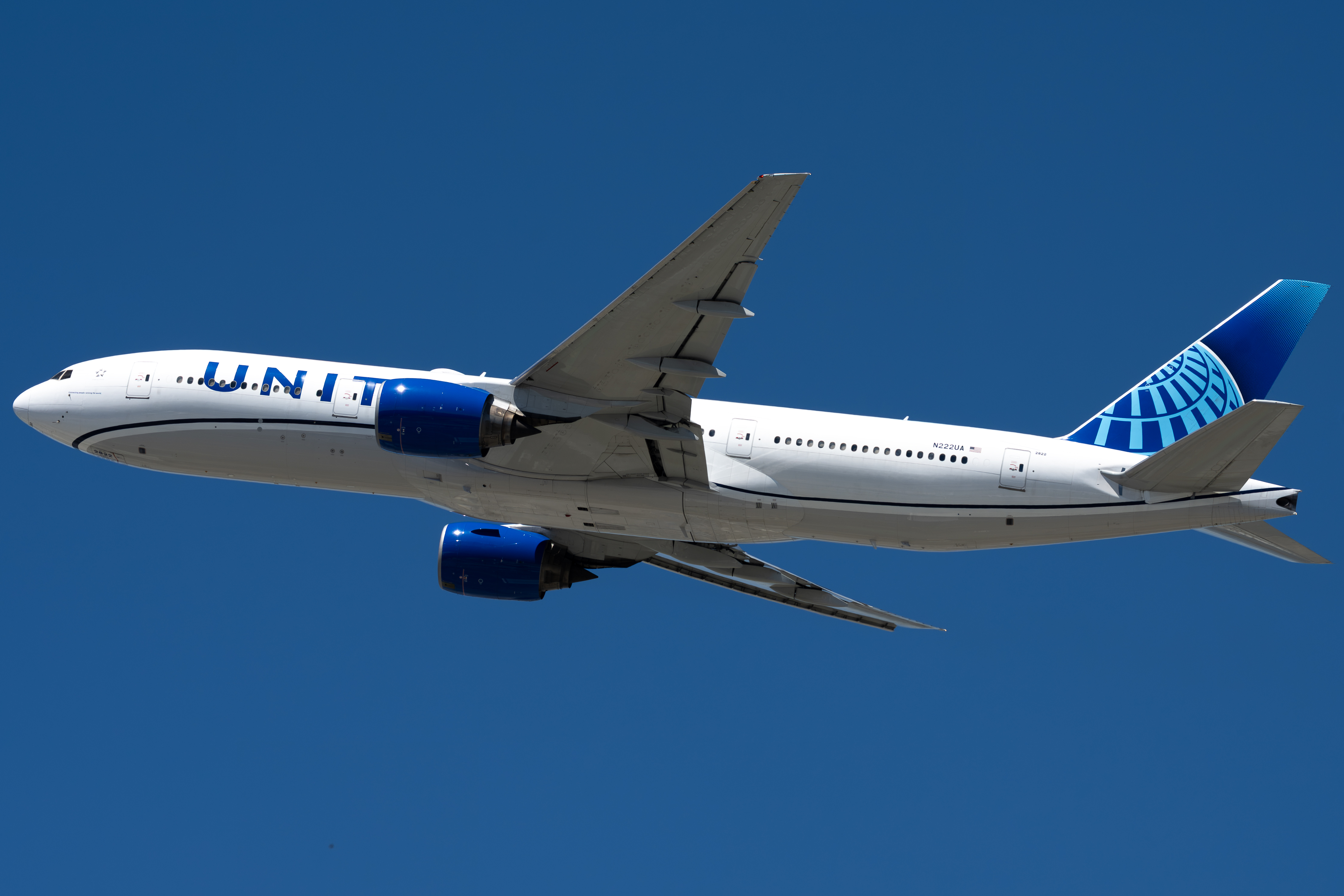 Full size: United Airlines Boeing 777-200 N222UA at San Francisco International Airport