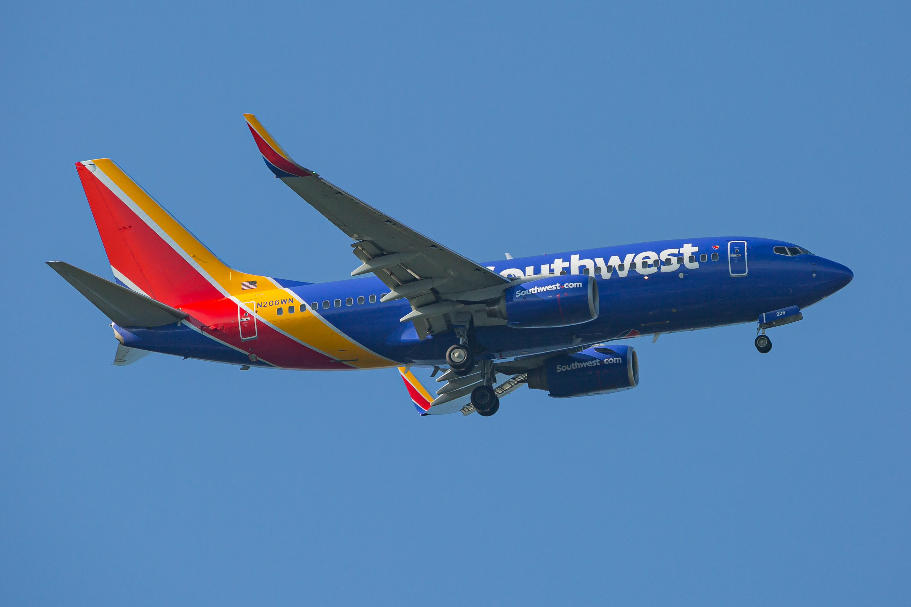 Full size: Southwest Airlines Boeing 737-700 N206WN at Baltimore/Washington International Thurgood Marshall Airport