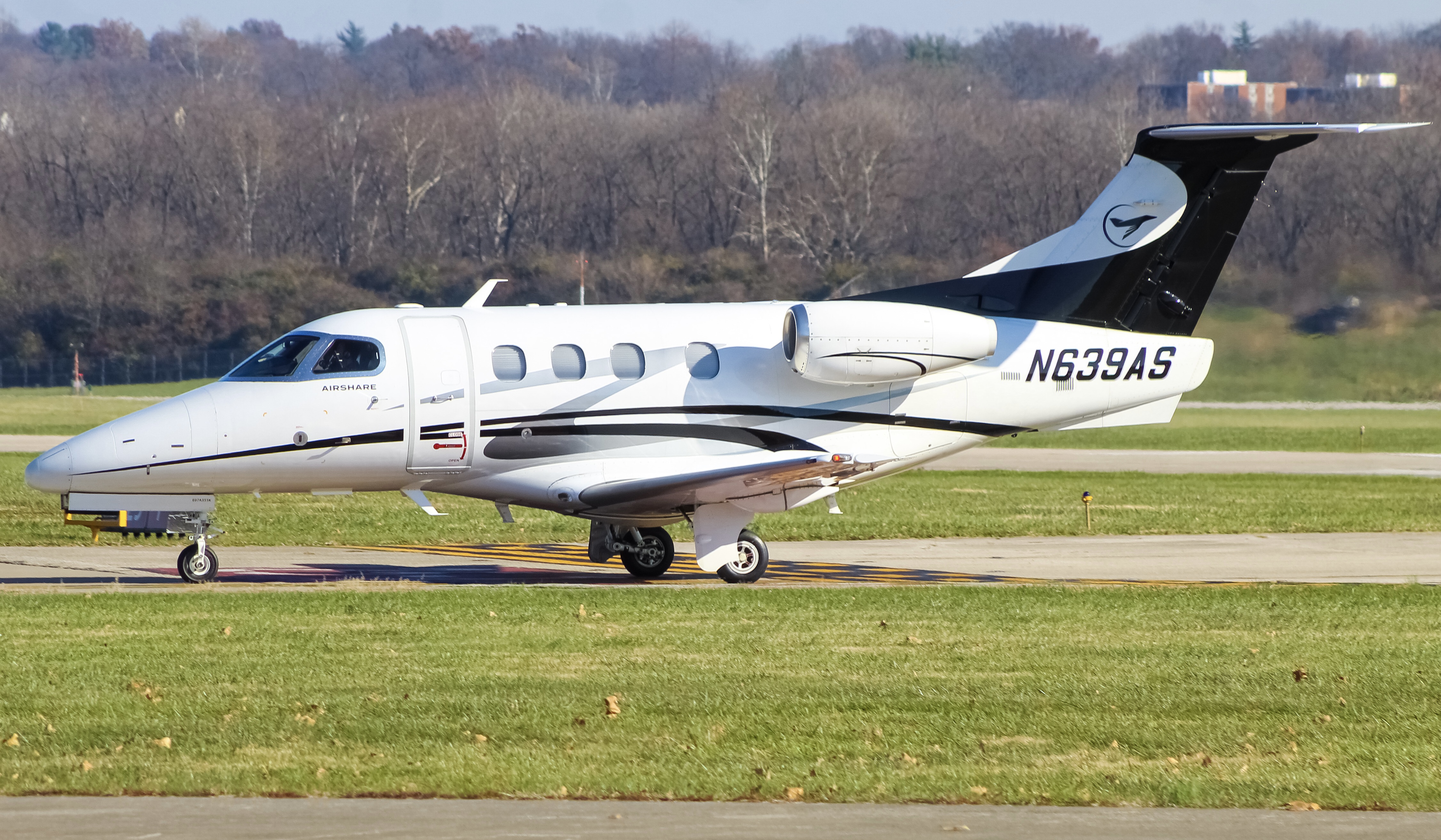 Full size: PRIVATE  Embraer Phenom 100 N639AS at Cincinnati Municipal Airport/Lunken Field