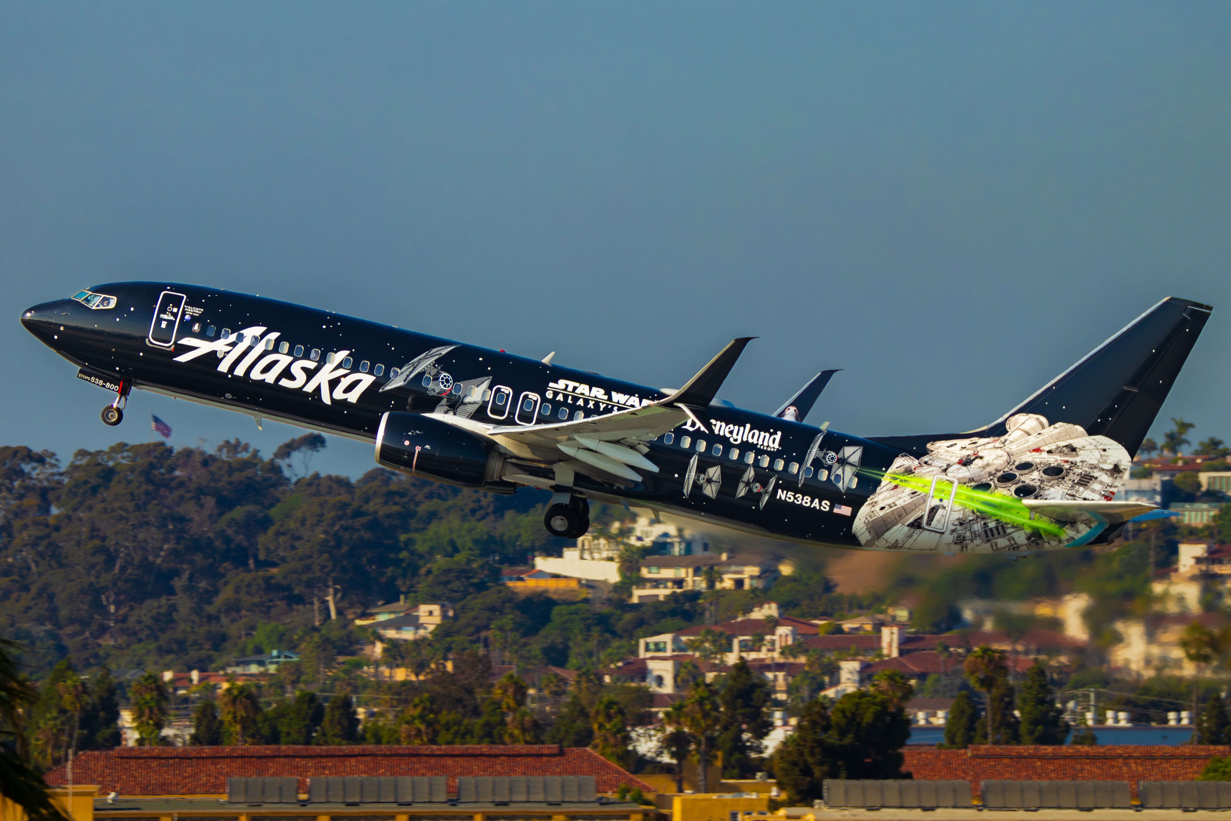 Full size: Alaska Airlines Boeing 737-800 N538AS at San Diego International Airport