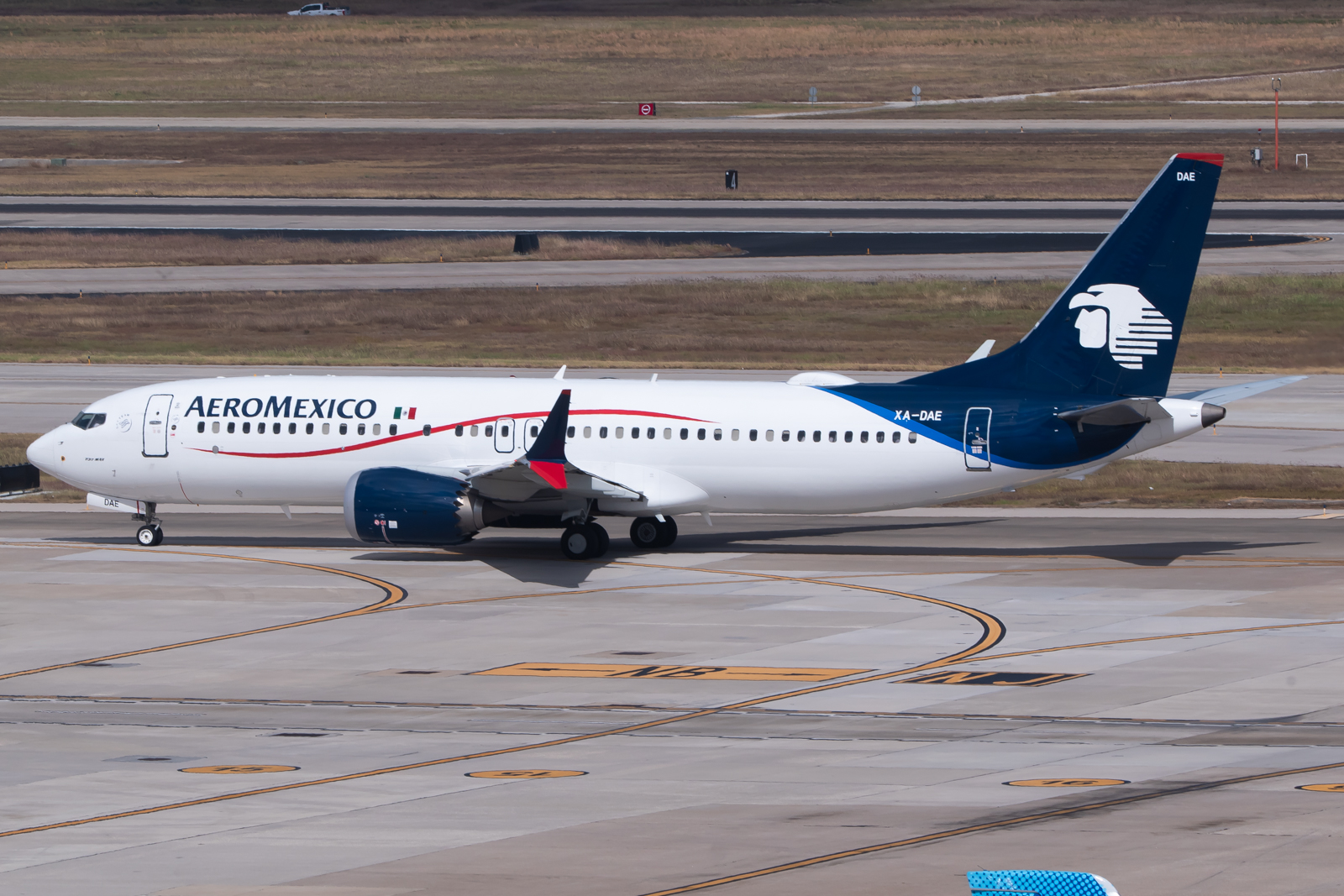 Full size: Aeromexico Boeing 737 MAX 8 XA-DAE at Houston-George Bush Intercontinental Airport