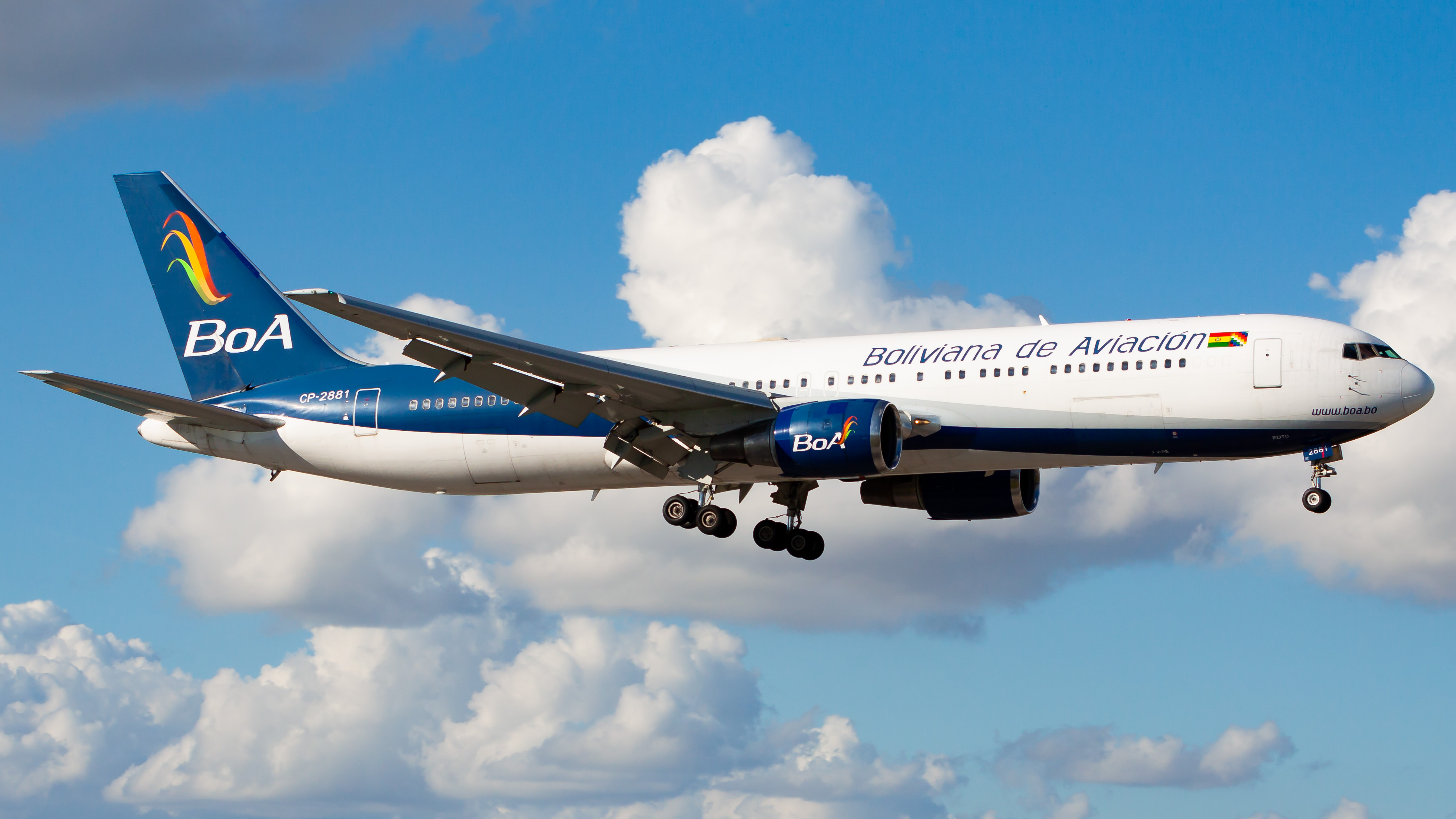 Full size:  Boliviana de Aviación Boeing 767-300ER CP-2881 at Miami International Airport