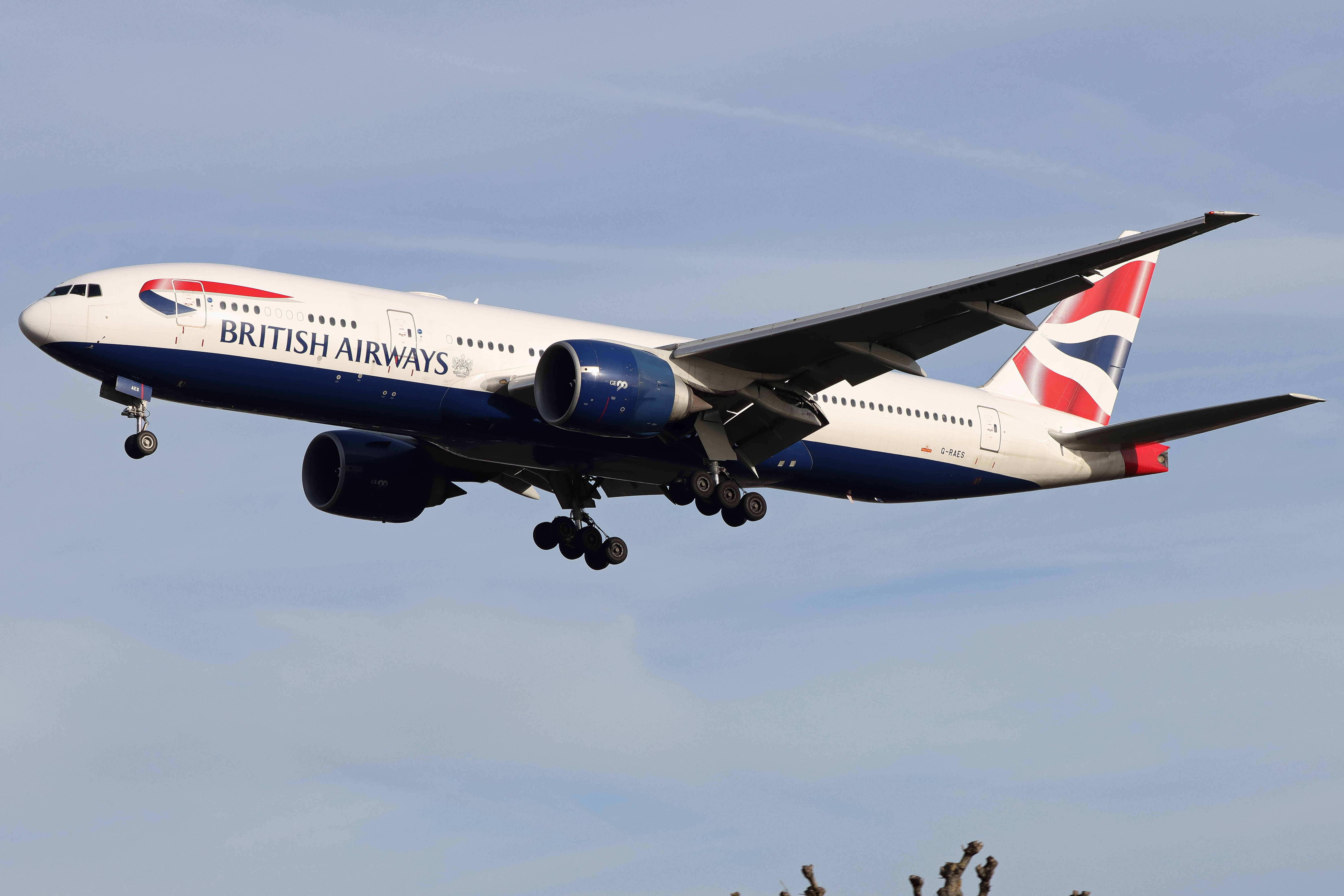 Full size: British Airways Boeing 777-200ER G-RAES at London Heathrow International Airport