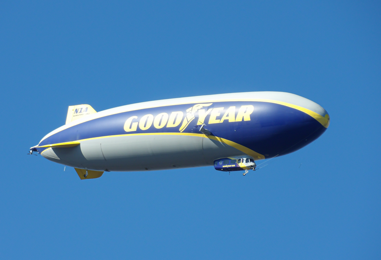 Full size: Goodyear Zeppelin NT N1A at Pittsburgh International Airport