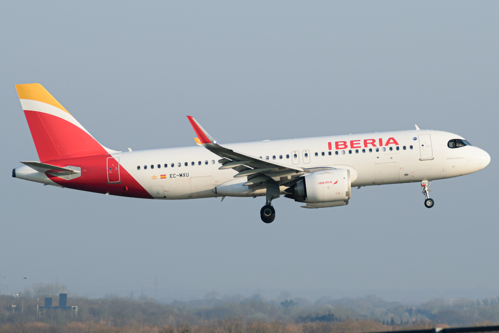 Full size: Iberia  Airbus A320NEO EC-MXU at London Heathrow International Airport