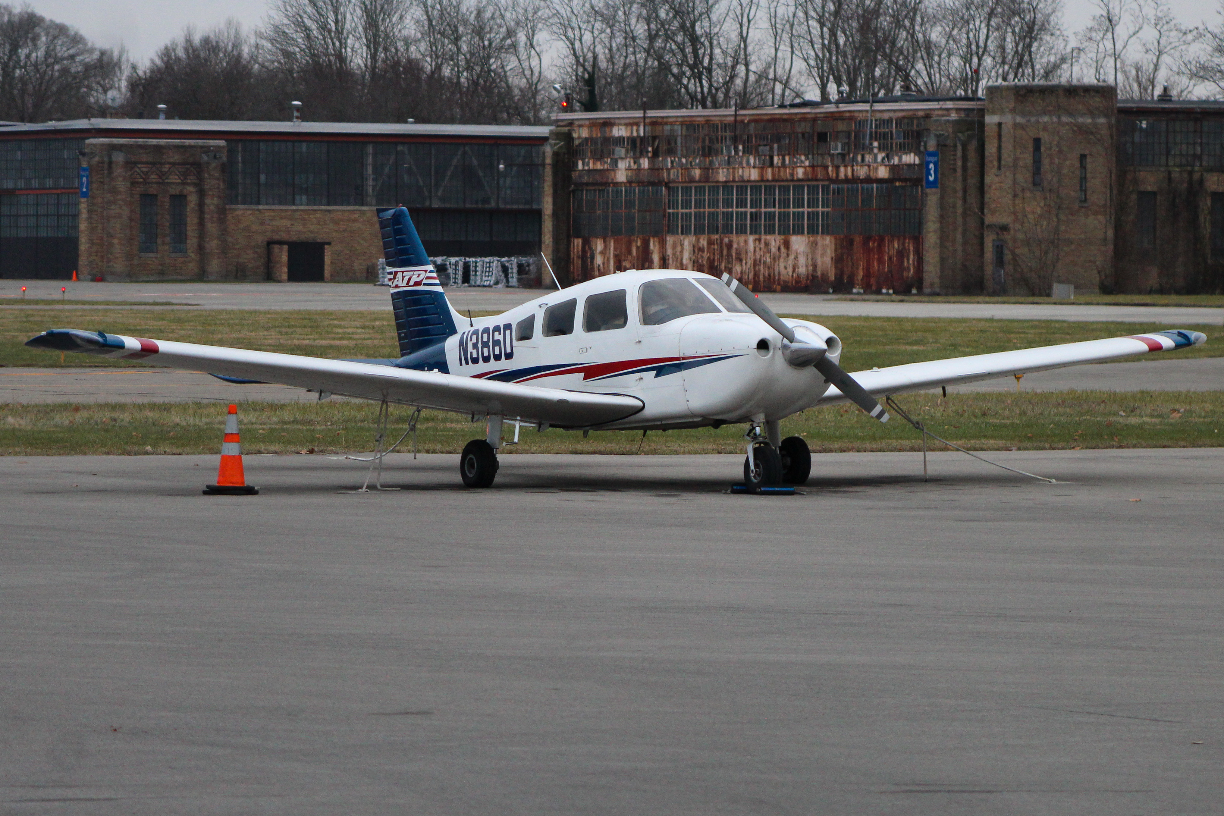 Full size: ATP  Piper Archer N386D at Cincinnati Municipal Airport/Lunken Field