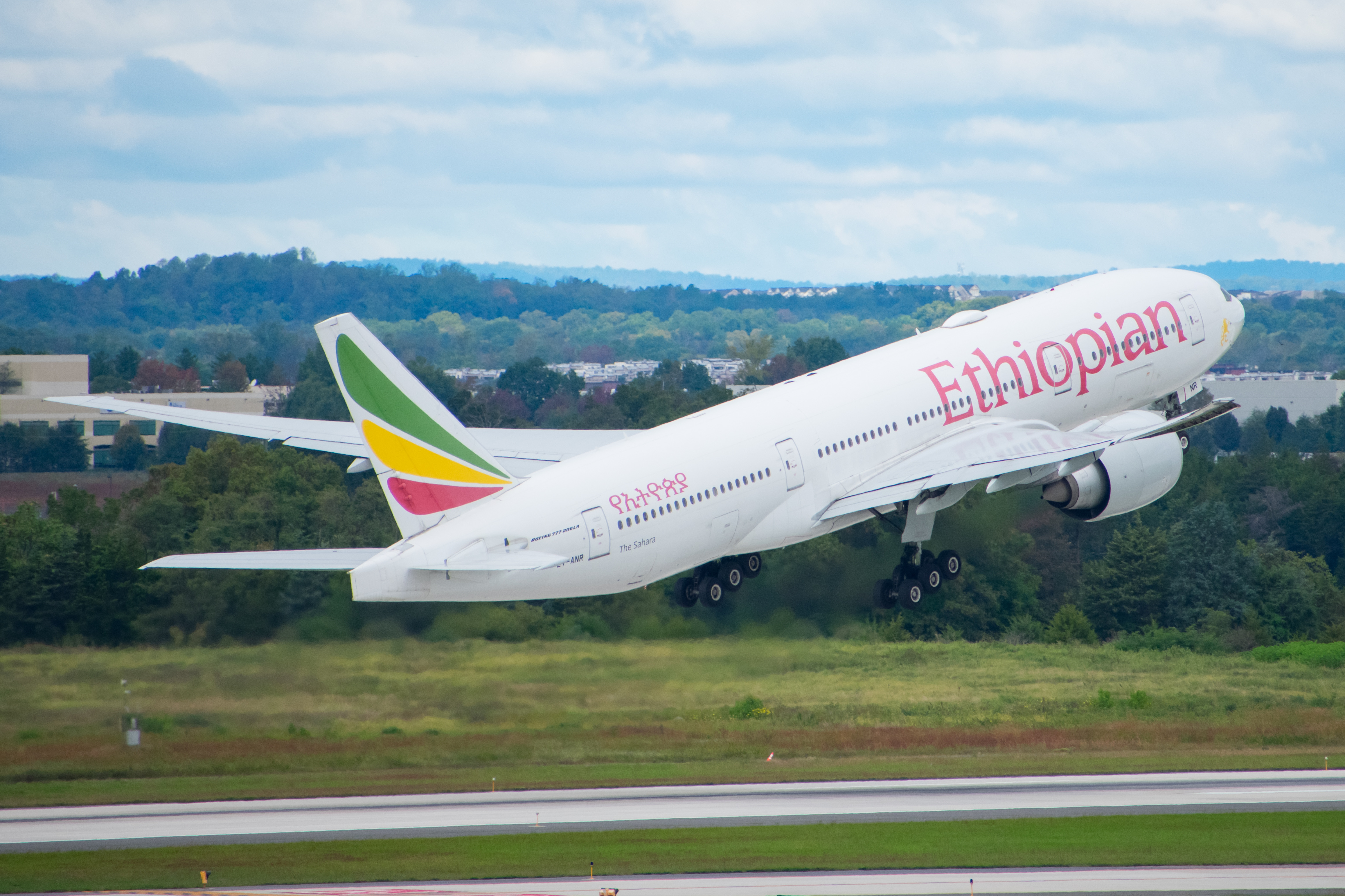 Full size: Ethiopian Airlines Boeing 777-200LR ET-ANR at Washington Dulles International Airport
