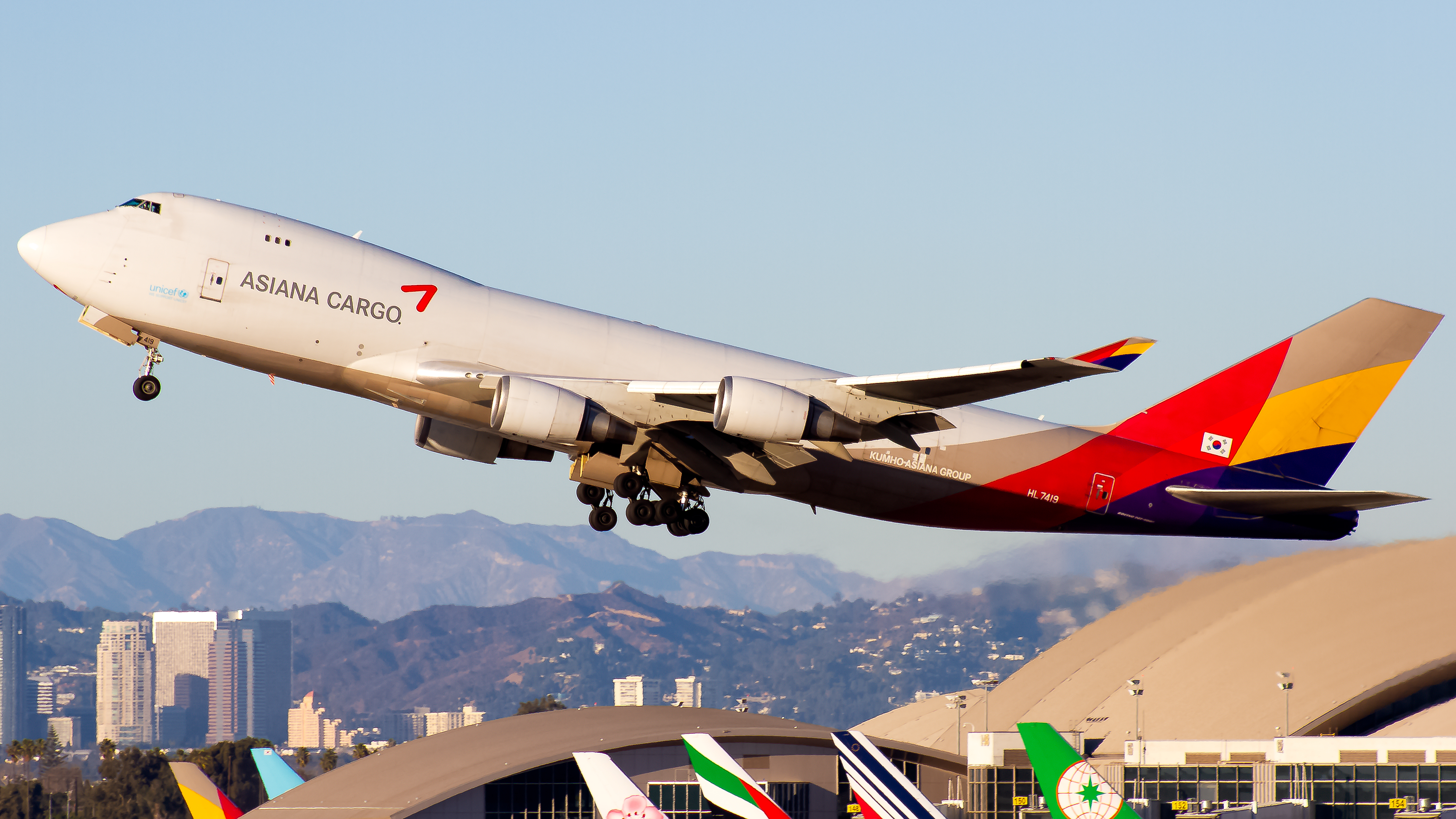Full size: Asiana Cargo Boeing 747-400F HL7419 at Los Angeles International Airport