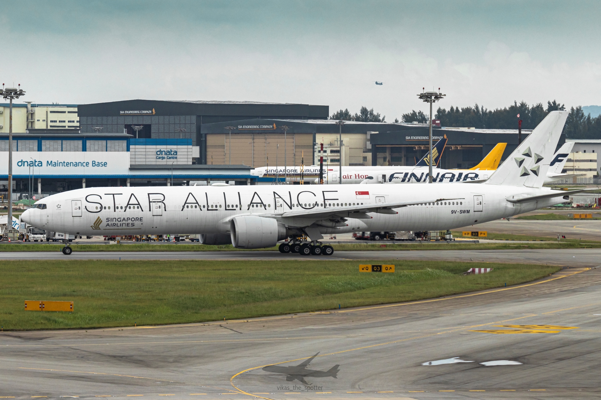 Full size: Singapore Airlines Boeing 777-300ER 9V-SWM at Singapore-Changi Airport