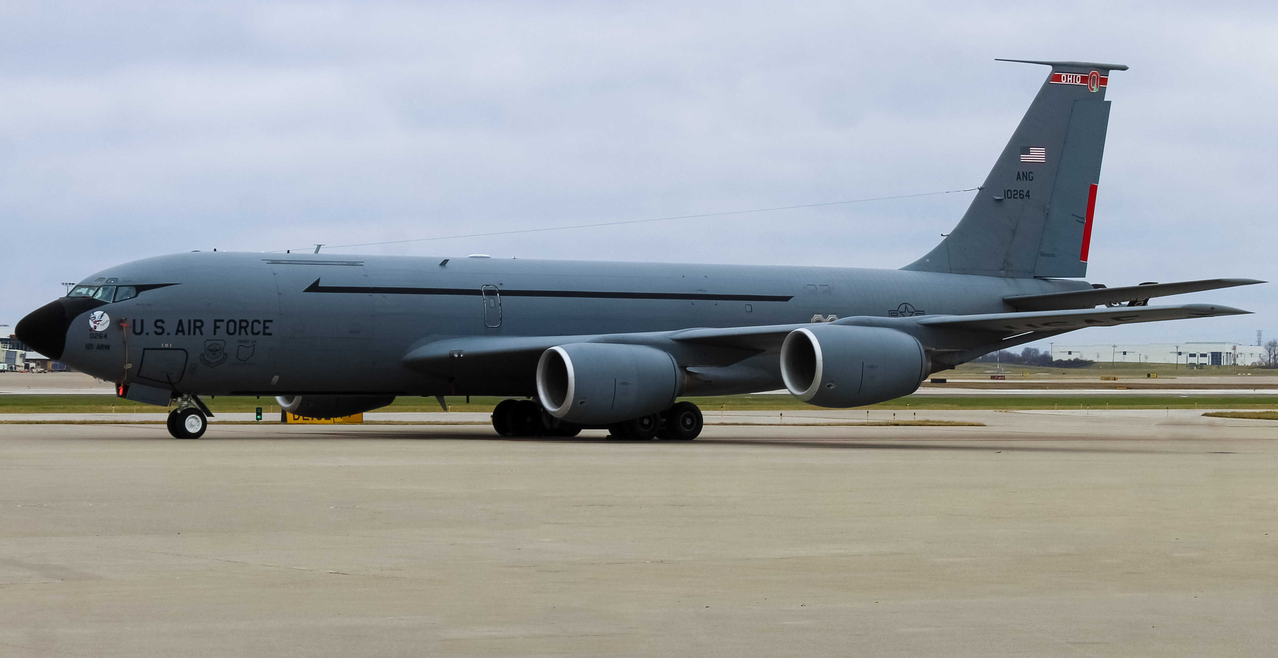 Full size: USAF - United States Air Force Boeing KC-135 Stratotanker 10264 at Cincinnati/Northern Kentucky International Airport