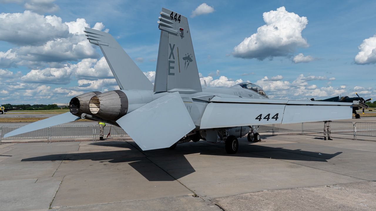 Full size: USN - United States Navy Boeing F/A-18E/F Super Hornet 169975 at Atlanta DeKalb Peachtree Airport