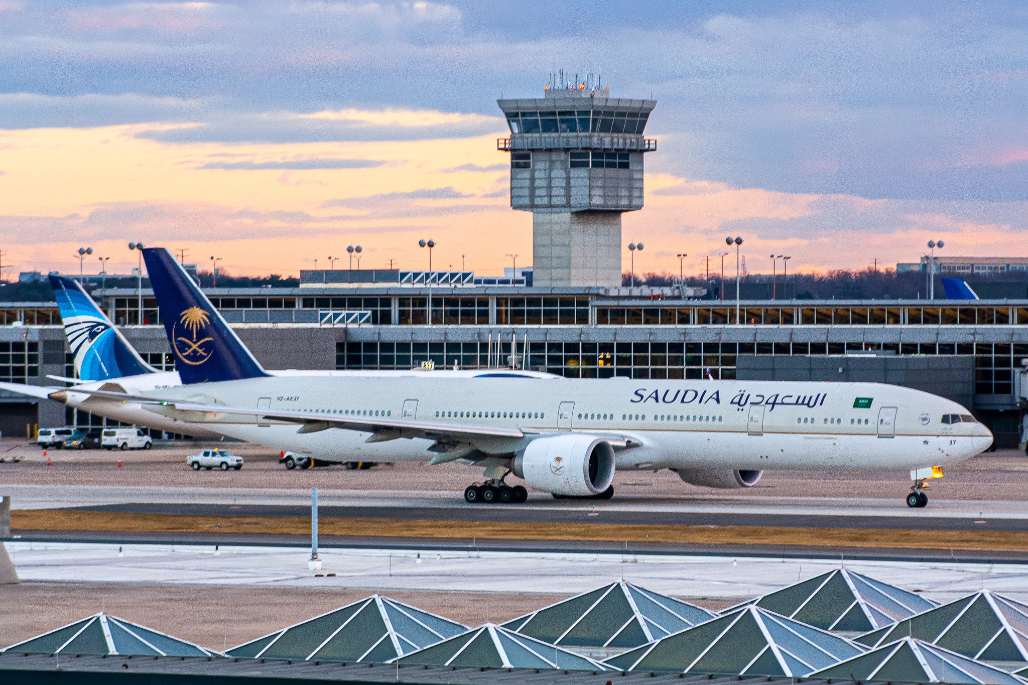 Full size: Saudia Boeing 777-300ER HZ-AK37 at Washington Dulles International Airport