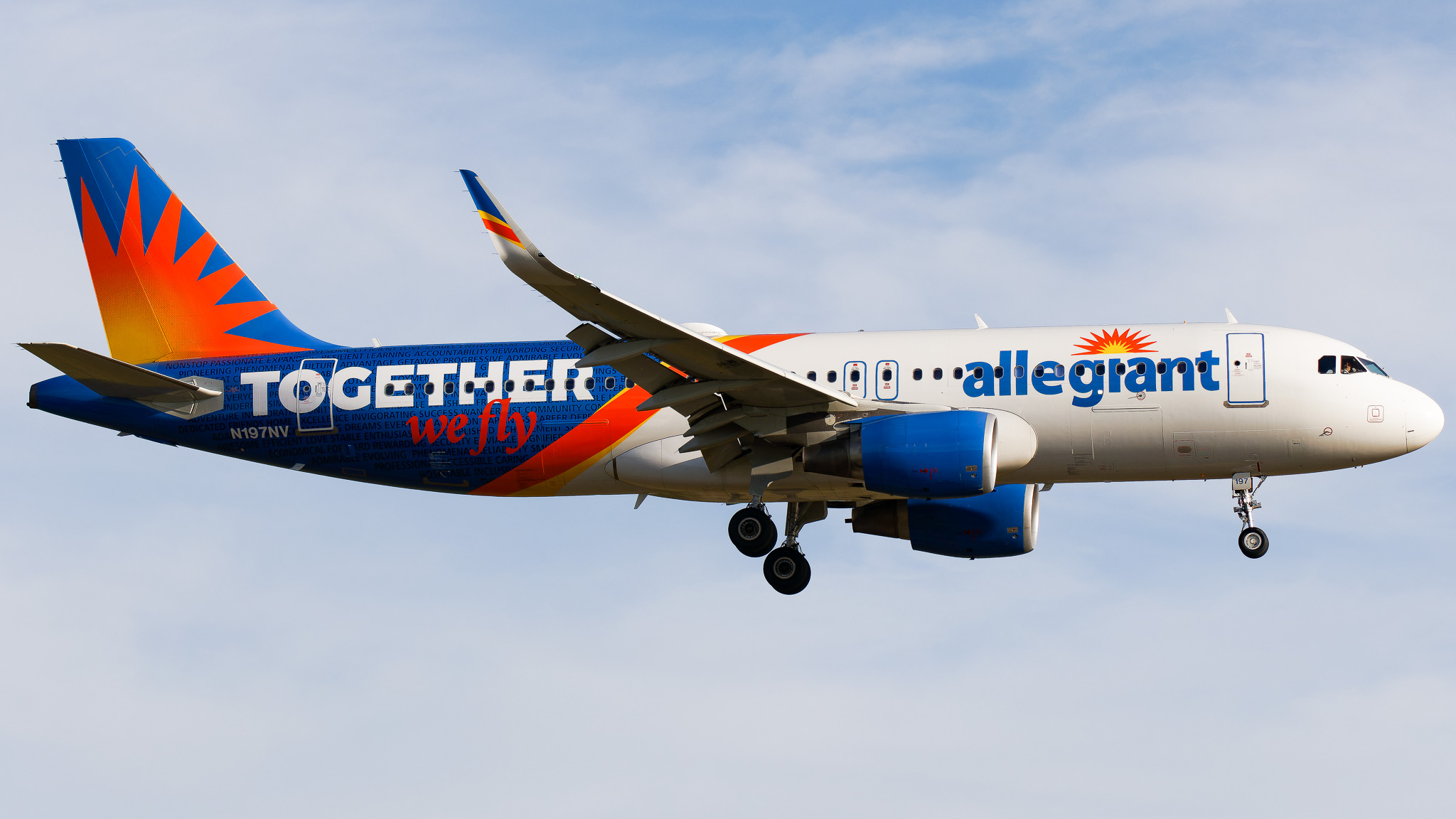 Full size: Allegiant Air Airbus A320 N197NV at Orlando Sanford International Airport