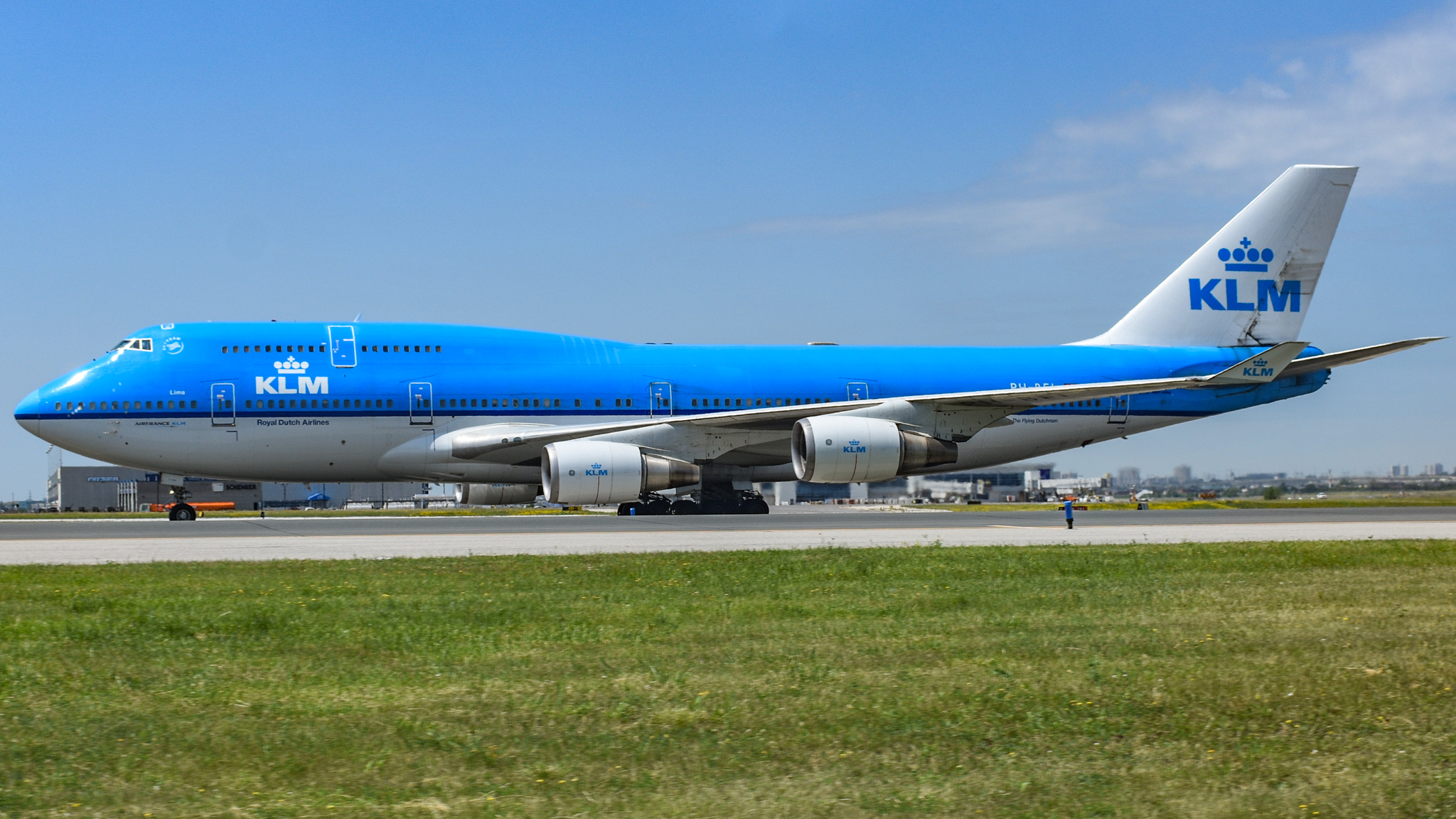 Full size: KLM Boeing 747-400 PH-BFL at Lester B Pearson International Airport