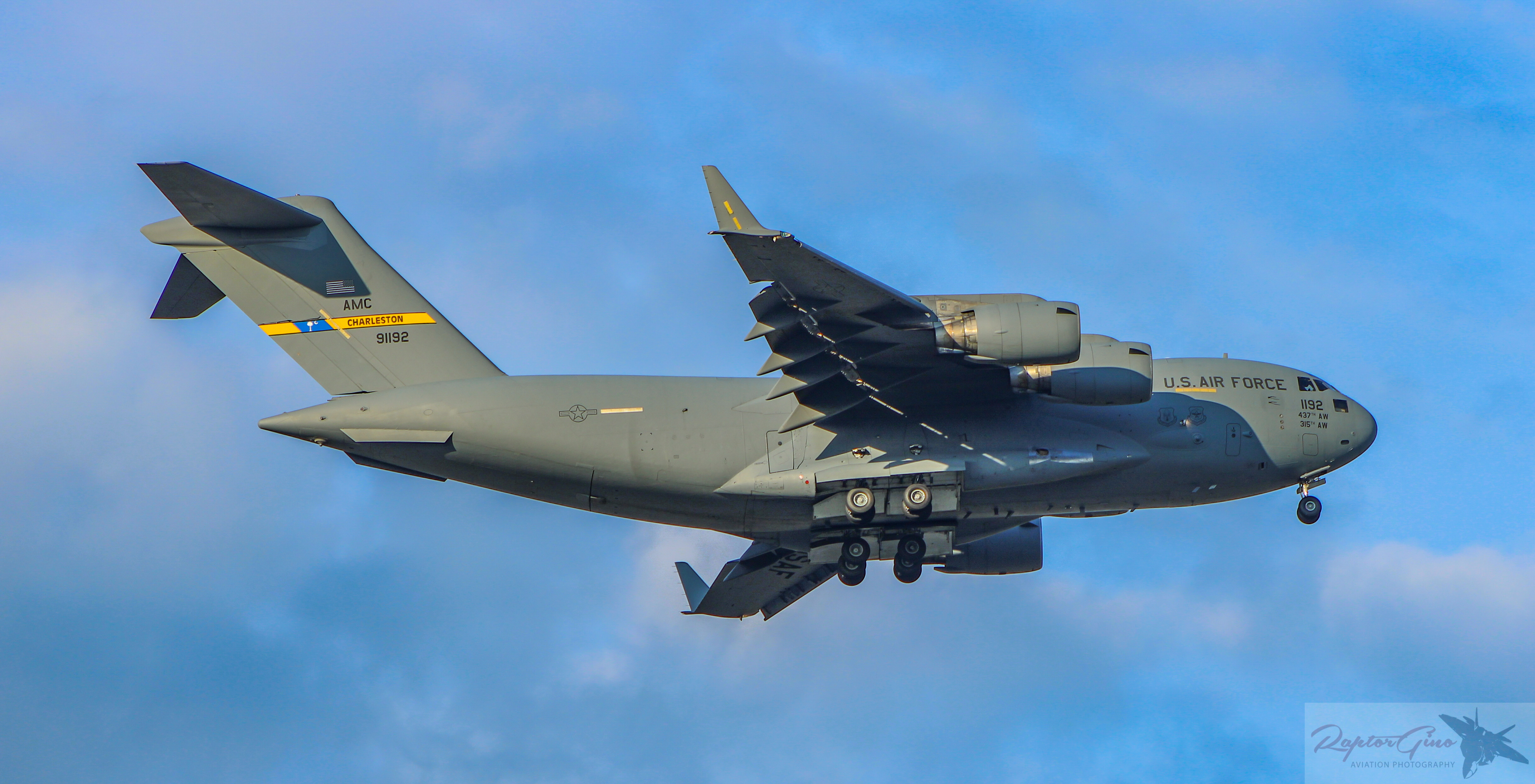 Full size: USAF - United States Air Force Boeing C-17 Globemaster III 91192 at Charleston Air Force Base/International Airport