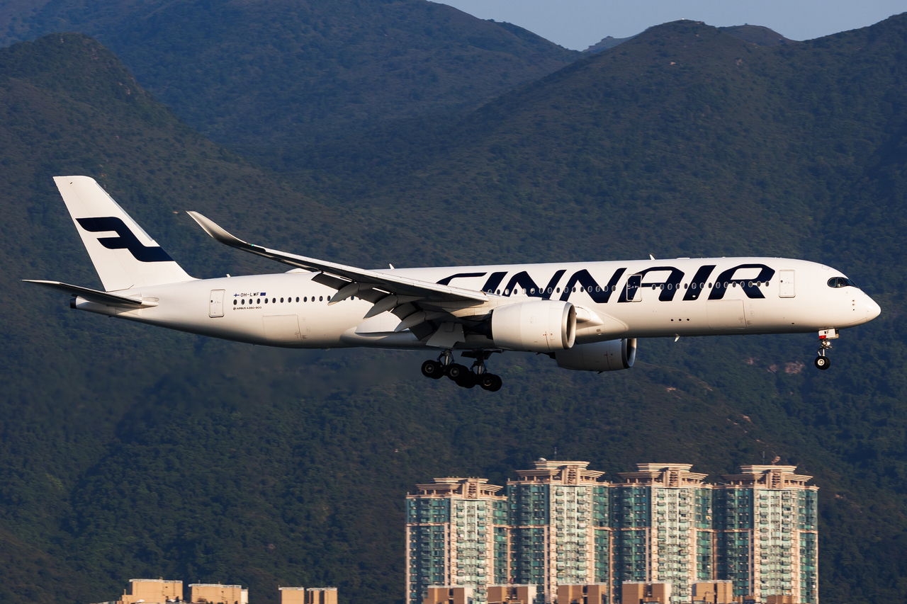 Full size: Finnair Airbus A350-900 OH-LWF at Hong Kong International Airport