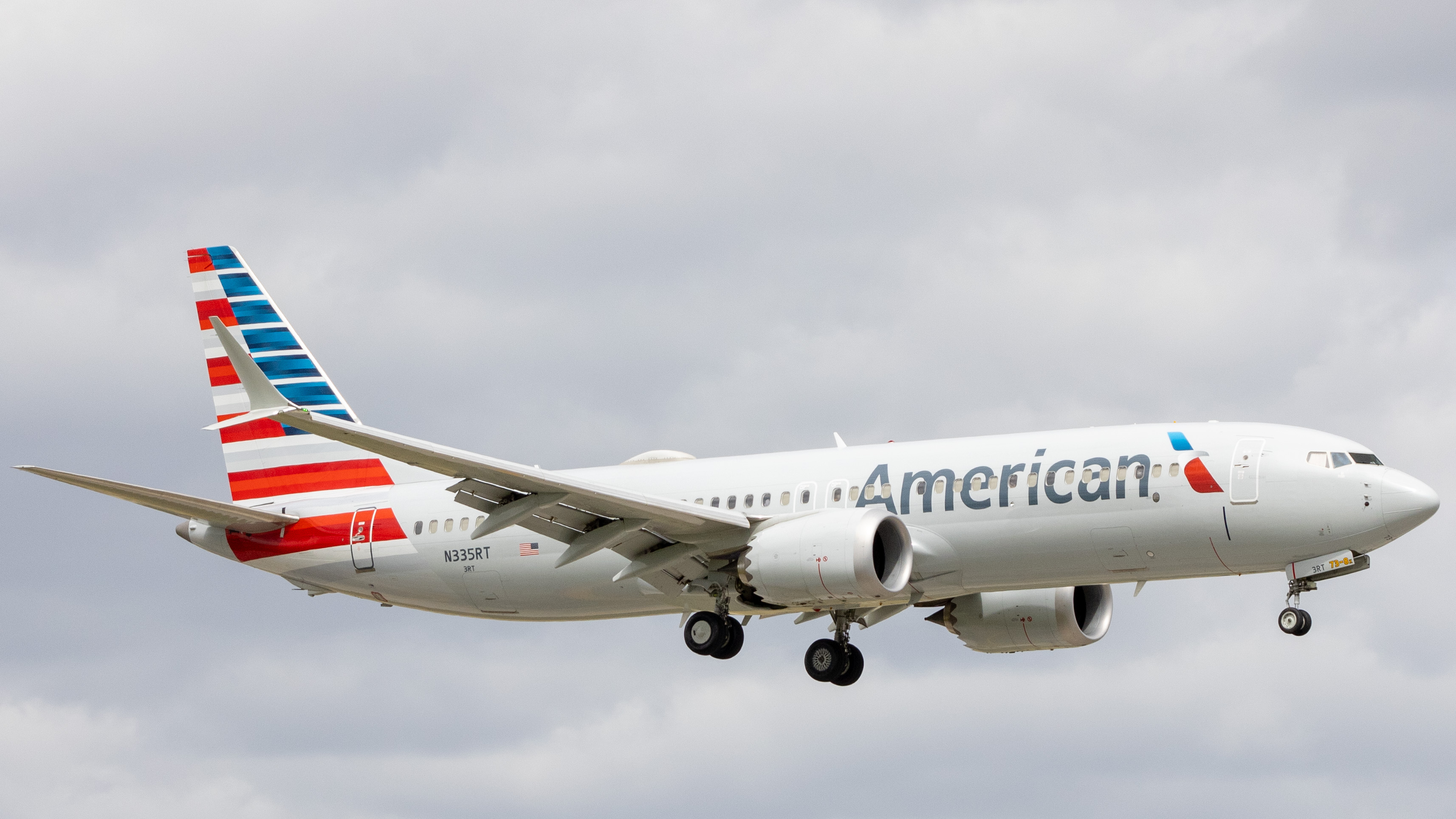 Full size: American Airlines Boeing 737 MAX 8 N335RT at Miami International Airport
