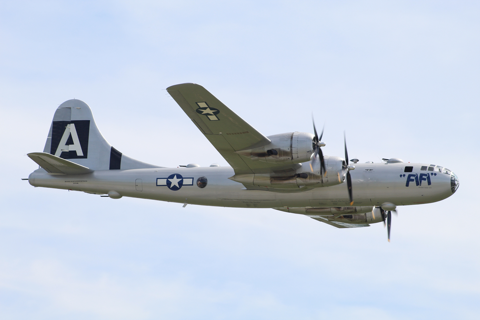 Full size: PRIVATE Boeing B-29 SuperFortress N529B at Reading Regional Airport/Carl A Spaatz Field