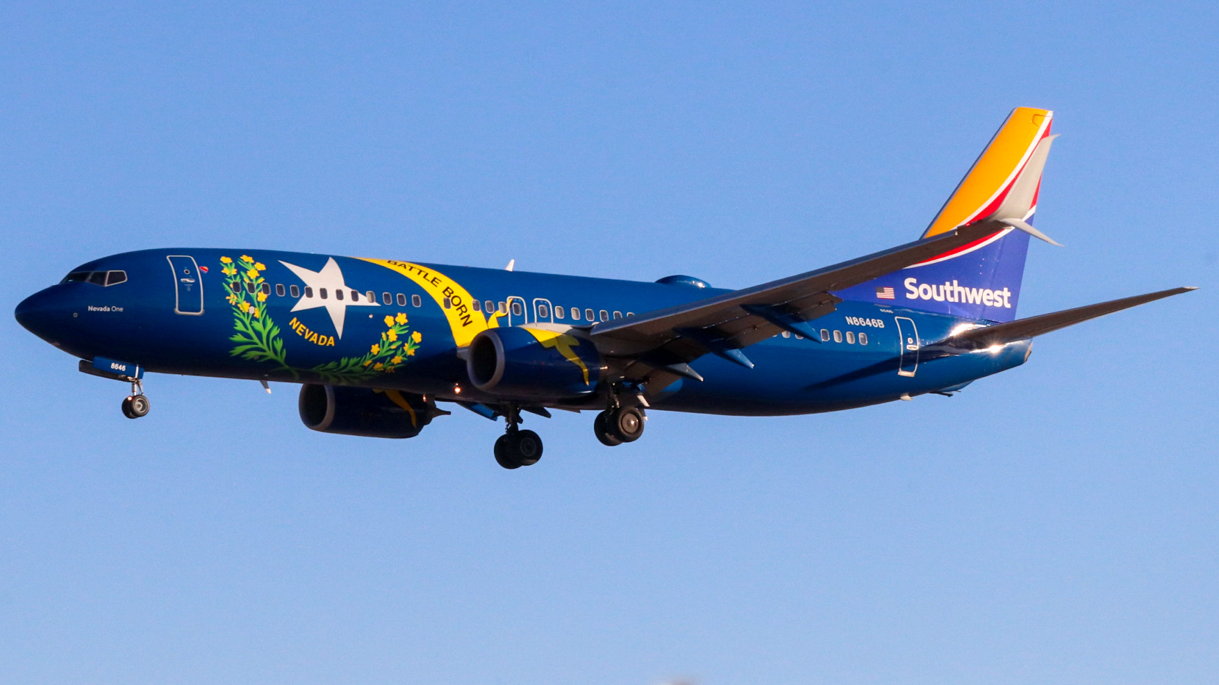 Full size: Southwest Airlines Boeing 737-800 N8646B at Harry Reid International Airport