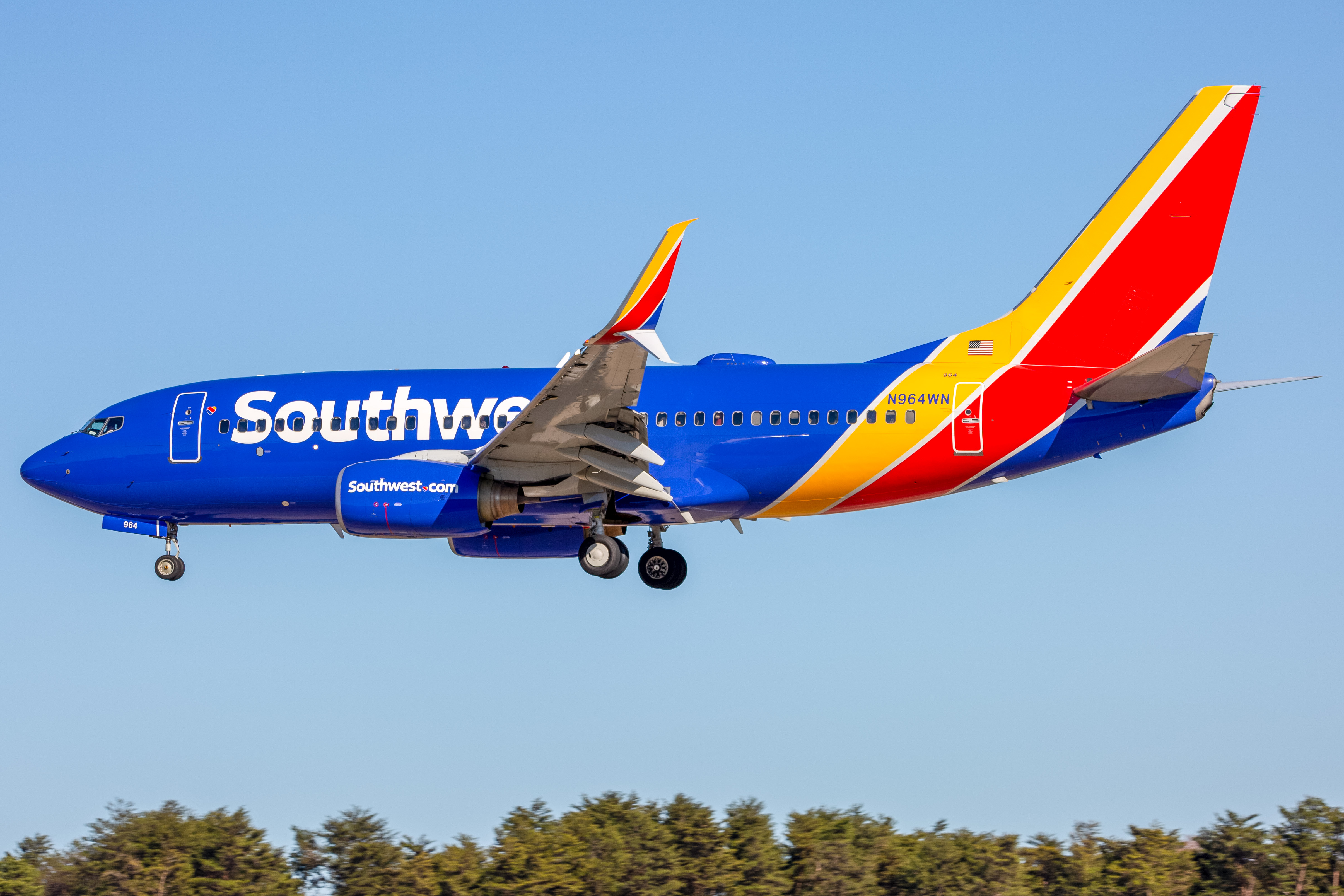 Full size: Southwest Airlines Boeing 737-700 N964WN at Baltimore/Washington International Thurgood Marshall Airport