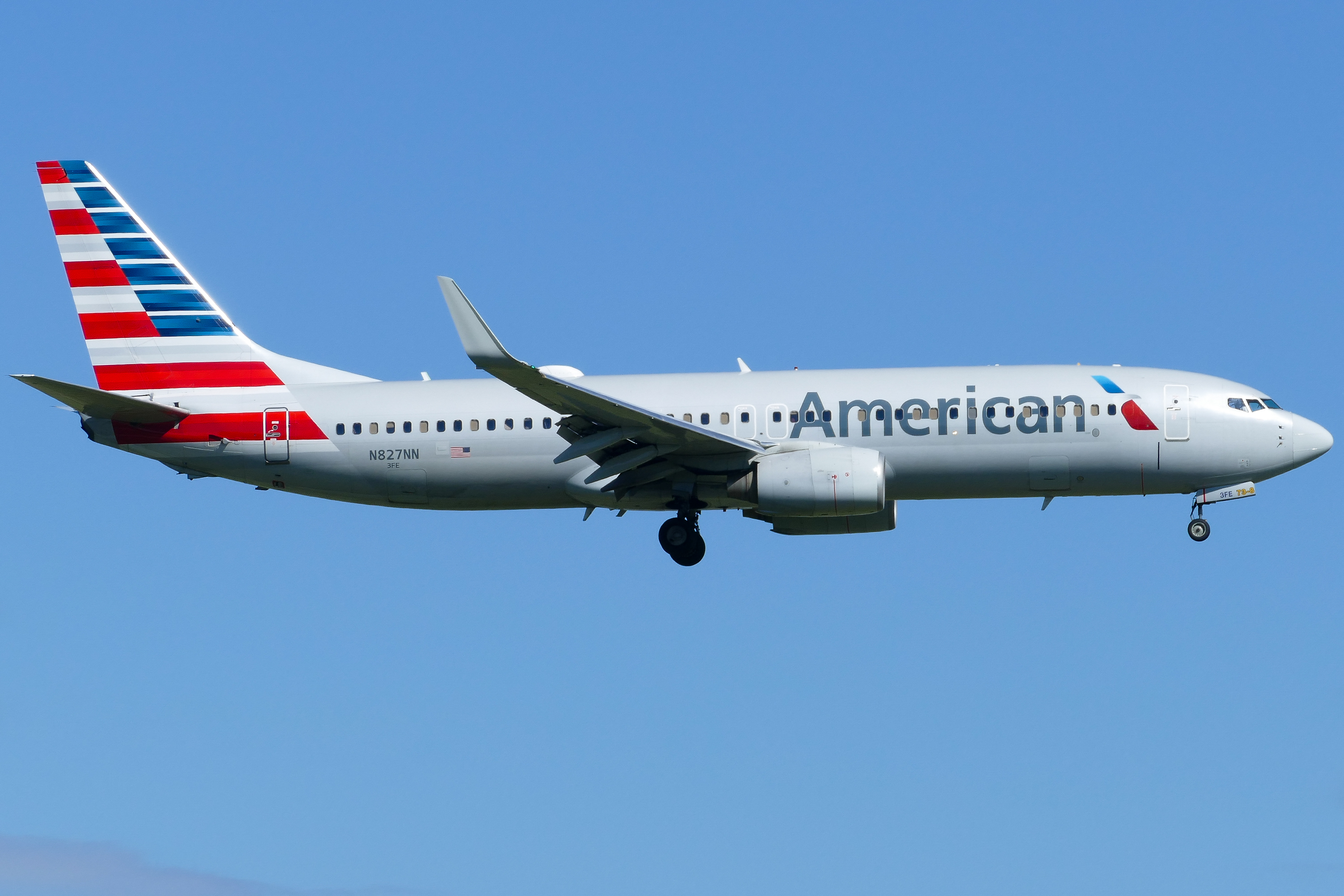 Full size: American Airlines Boeing 737-800 N827NN at Austin-Bergstrom International Airport