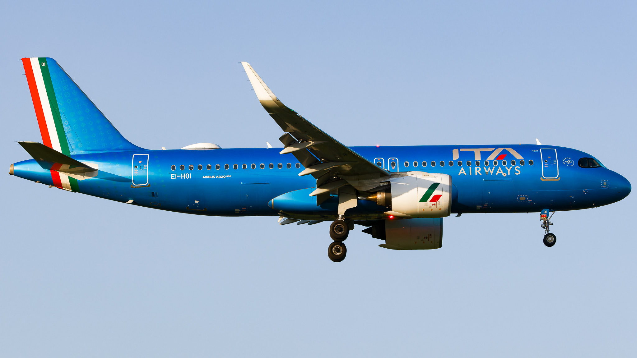Full size: ITA Airways Airbus A320NEO EI-HOI at Zurich-Kloten Airport