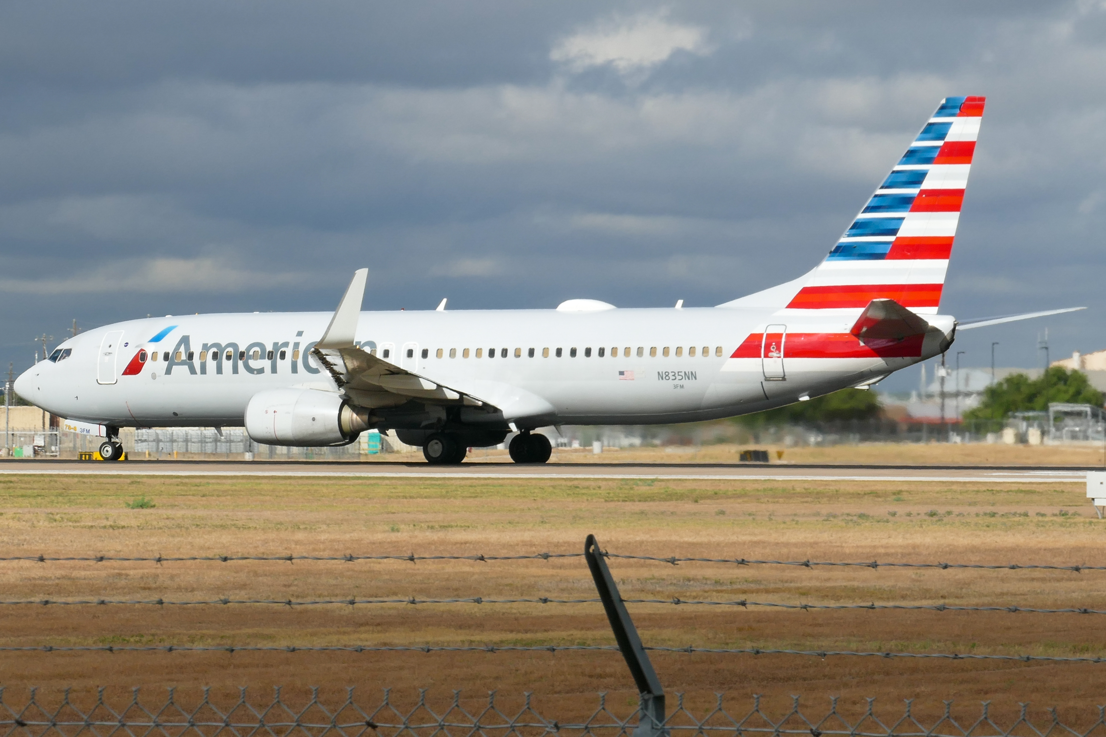 Full size: American Airlines Boeing 737-800 N835NN at Austin-Bergstrom International Airport