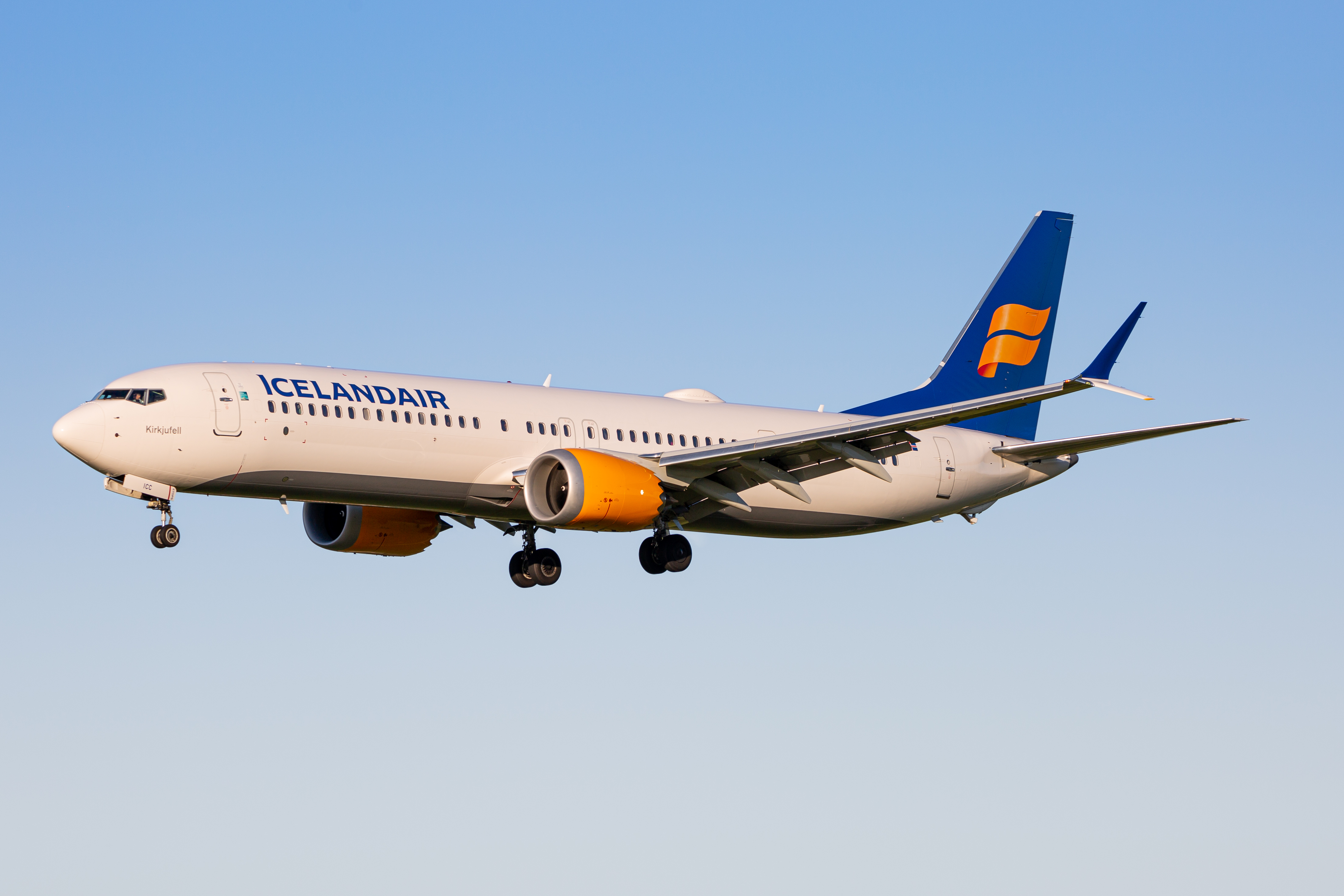 Full size: Icelandair Boeing 737 MAX 9 TF-ICC at Baltimore/Washington International Thurgood Marshall Airport