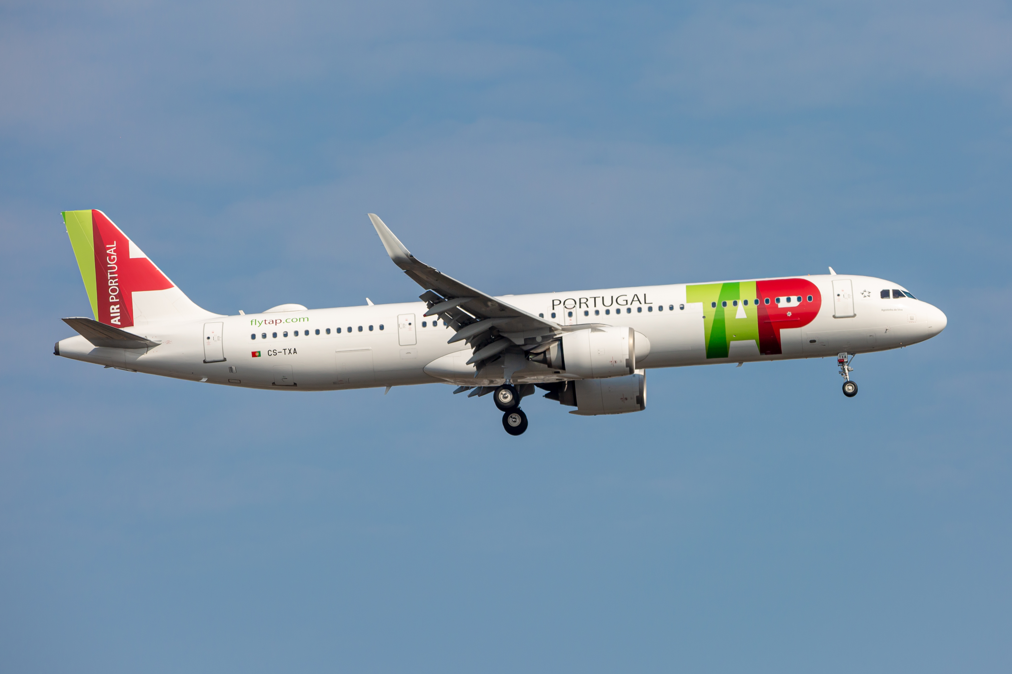 Full size: TAP Air Portugal Airbus A321NEO CS-TXA at Washington Dulles International Airport