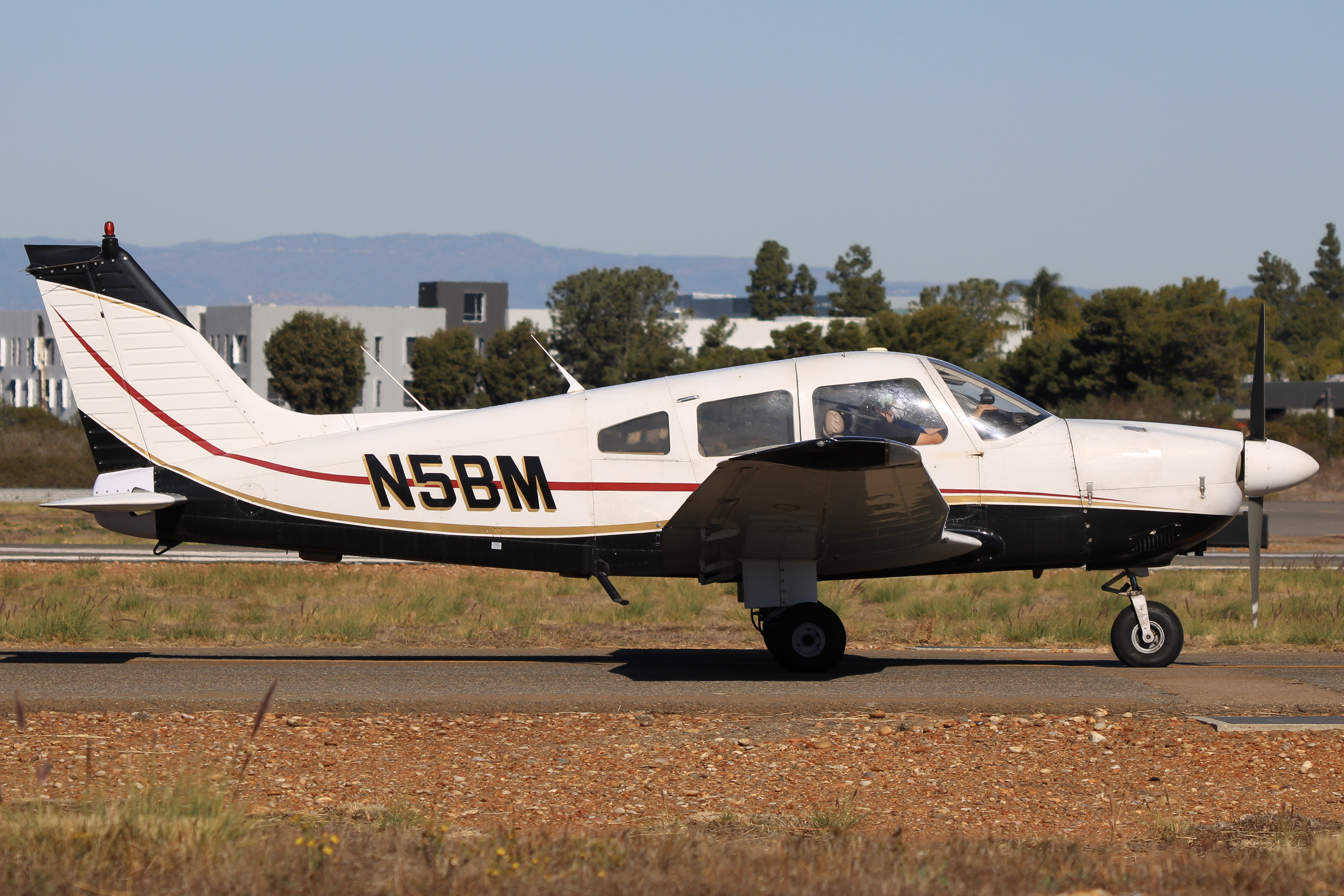 Full size: Coast Flight Training Piper 28 Archer N5BM at Montgomery-Gibbs Executive Airport