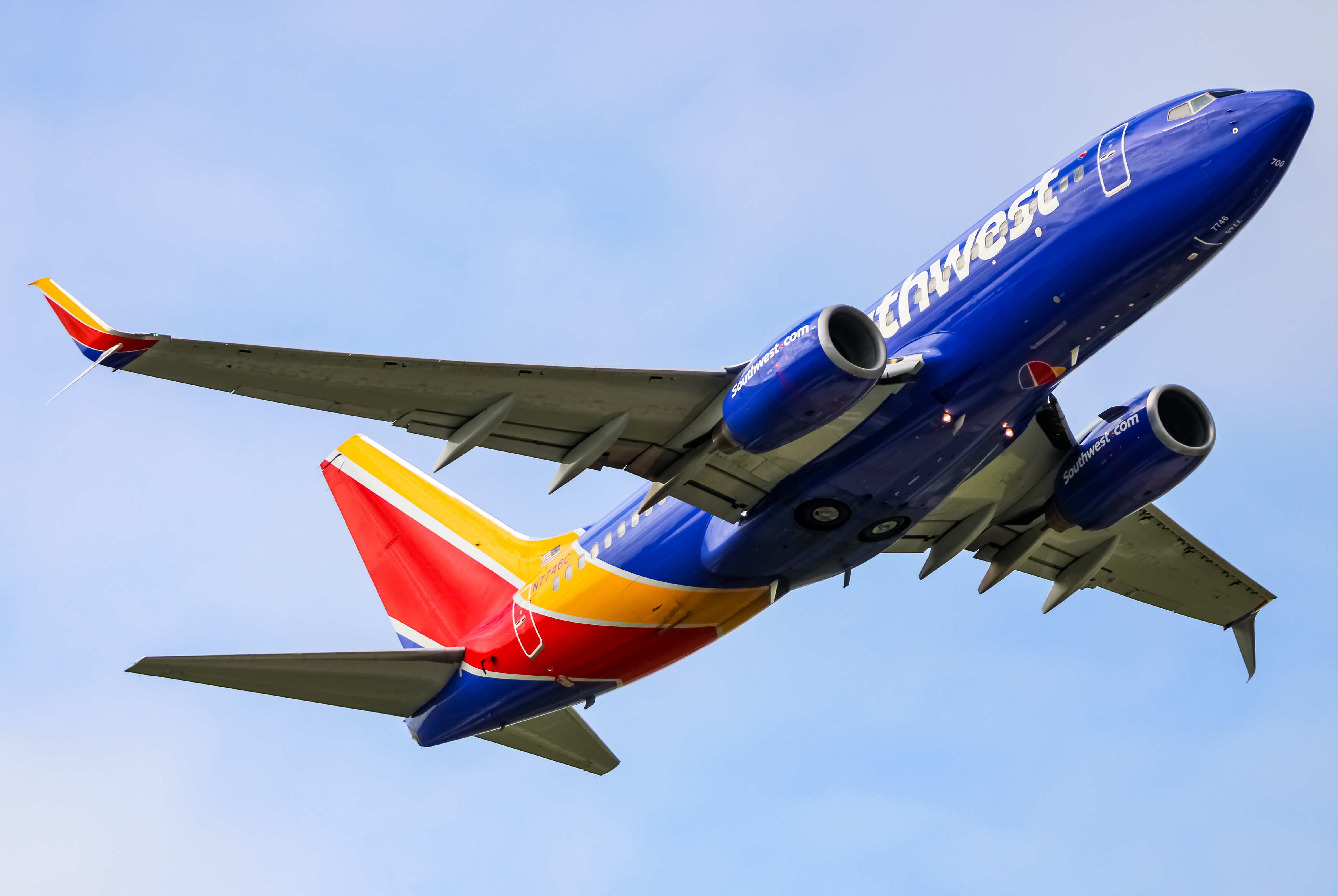 Full size: Southwest Airlines Boeing 737-700 N7746C at Baltimore/Washington International Thurgood Marshall Airport