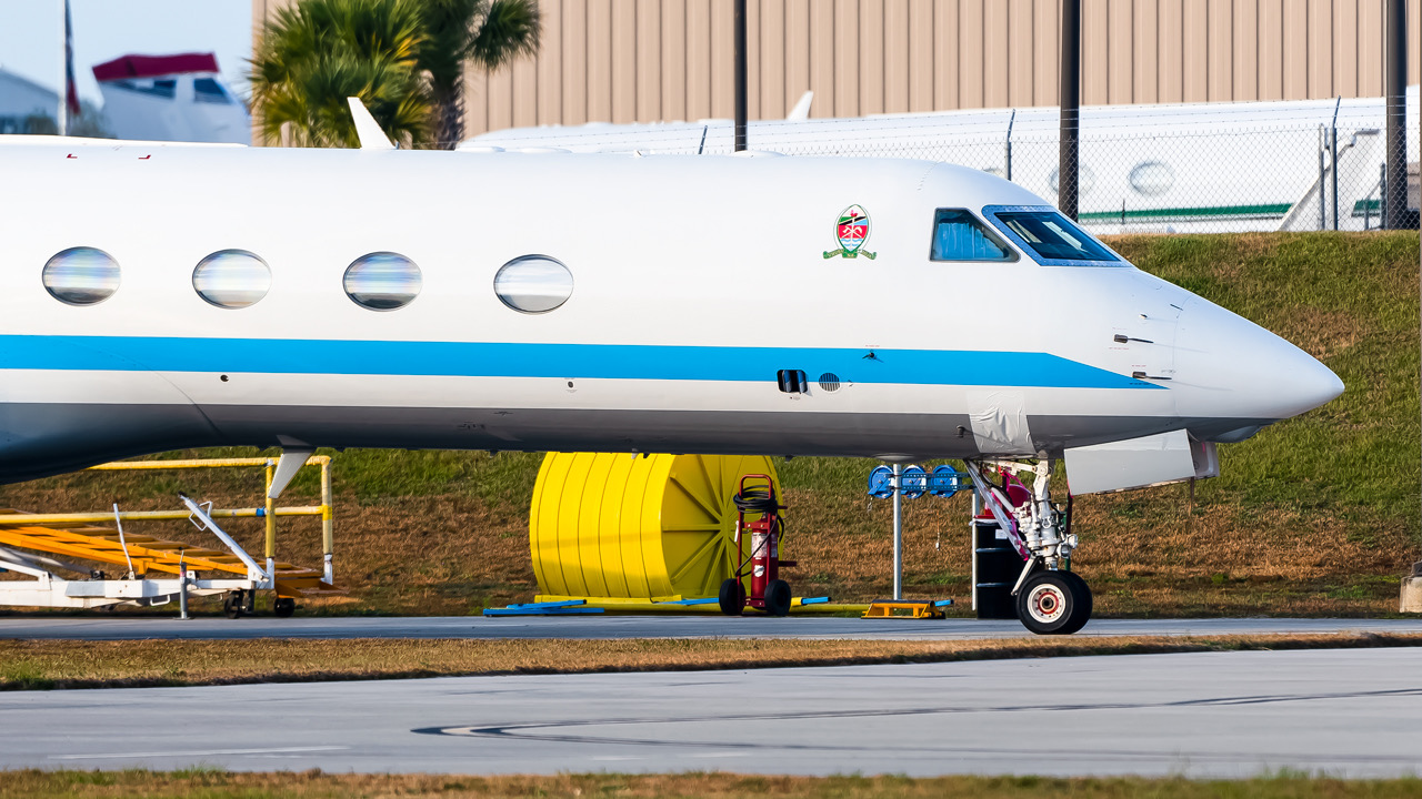 Full size: Tanzanian Government  Gulfstream G550 5H-ONE at Savannah/Hilton Head International Airport