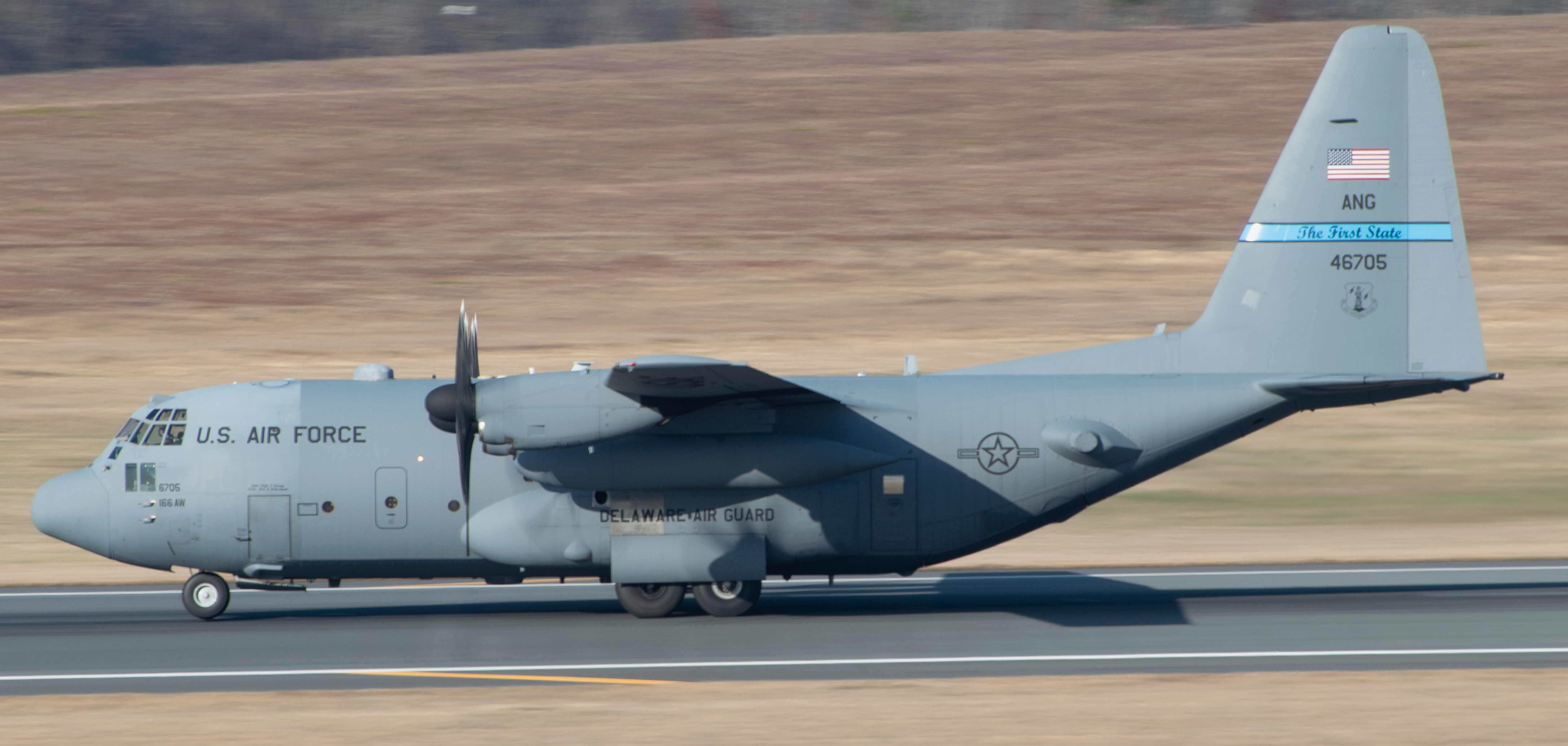 Full size: Air National Guard Lockheed C-130H Hercules 46705 at Atlantic City International Airport