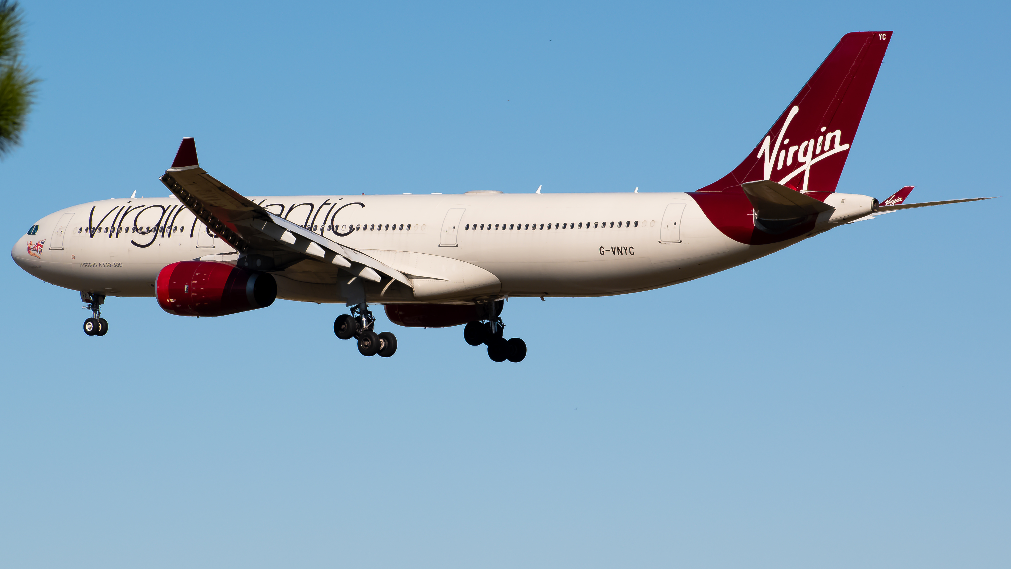 Full size: Virgin Atlantic Airbus A330-300 G-VNYC at Orlando International Airport