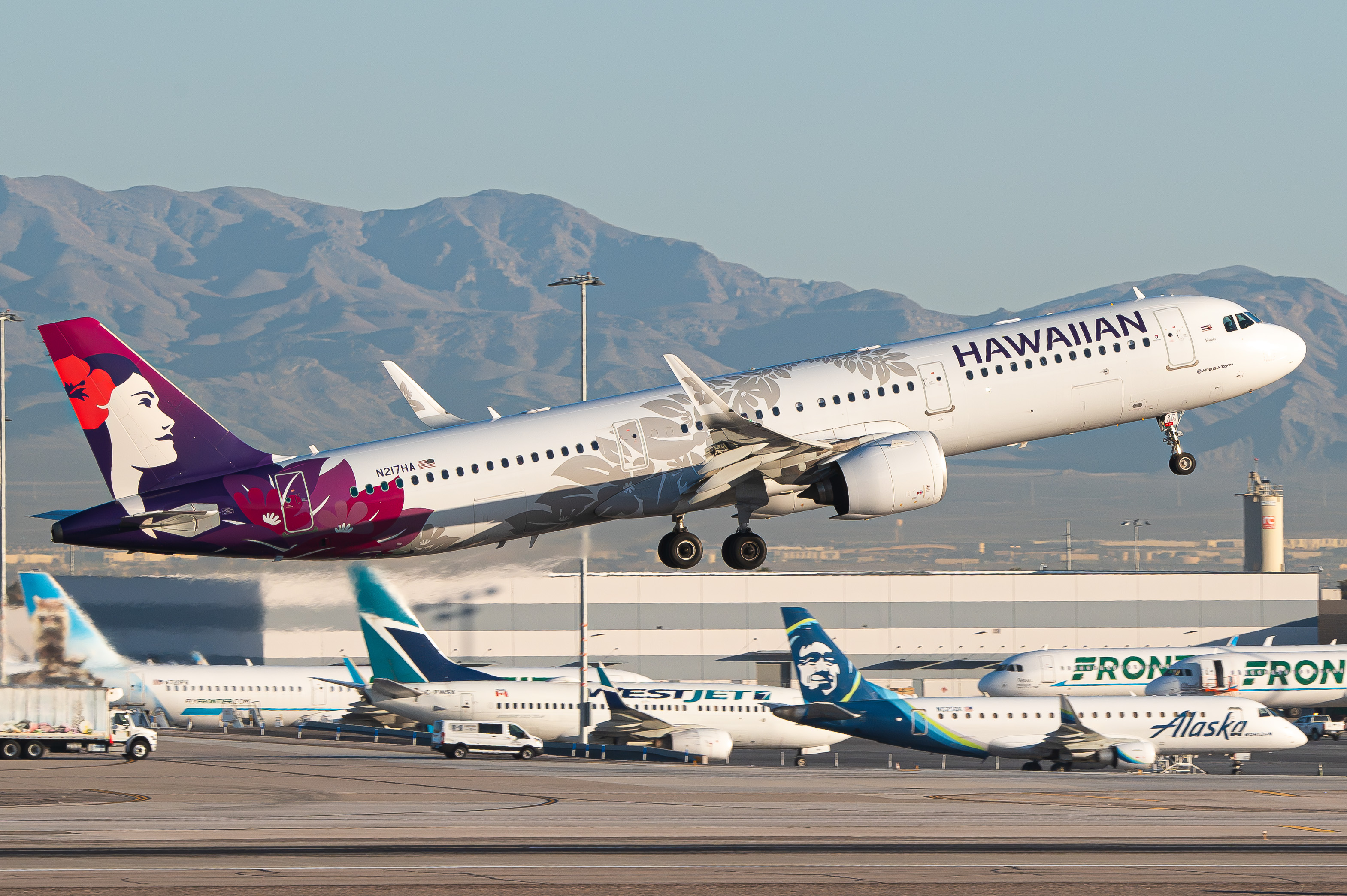 Full size: Hawaiian Airlines Airbus A321NEO N217HA at Harry Reid International Airport
