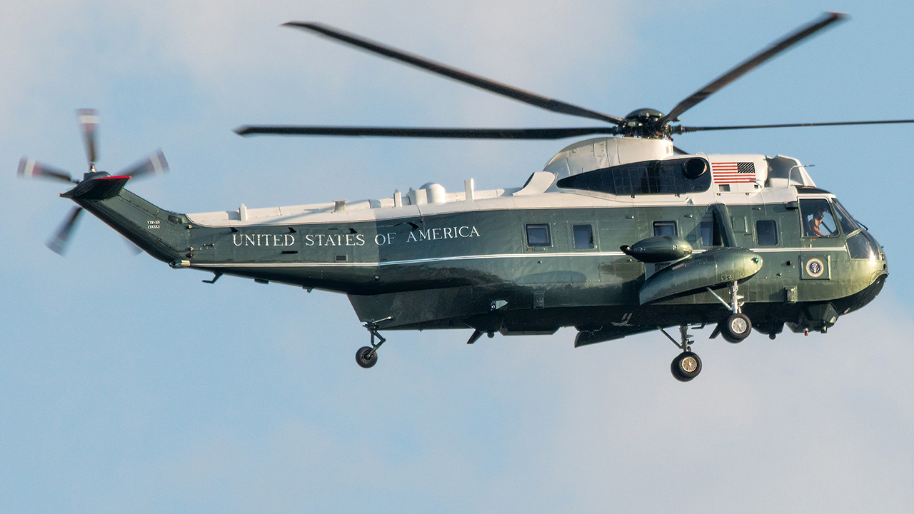 Full size: USMC - United States Marine Corp Sikorsky VH-3D 159353 at Joint Base Andrews