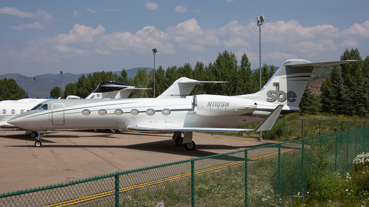 Full size: PRIVATE Gulfstream IV N110SN at Aspen-Pitkin County Airport/Sardy Field