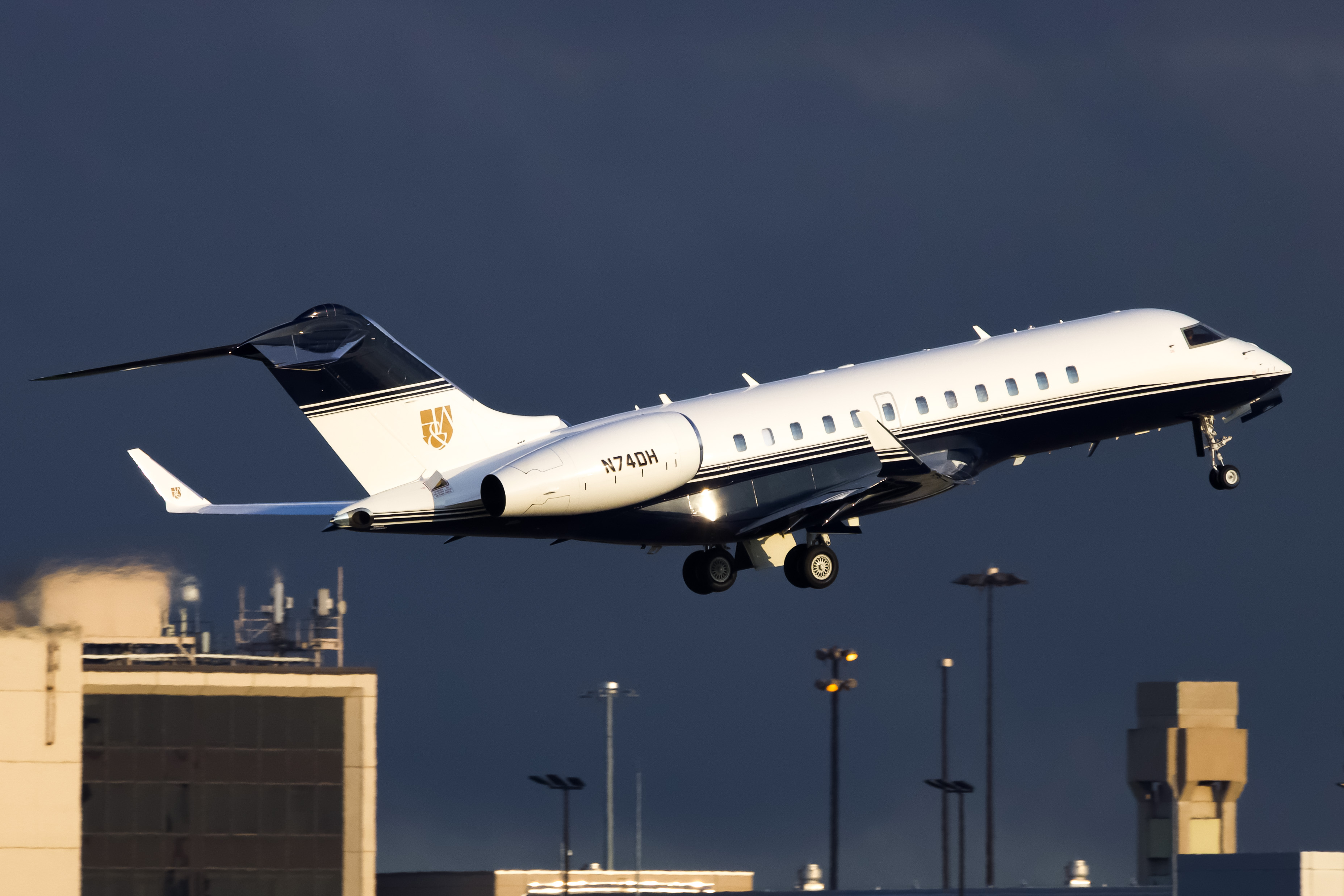 Full size: PRIVATE BD6000 N74DH at Dallas-Fort Worth International Airport