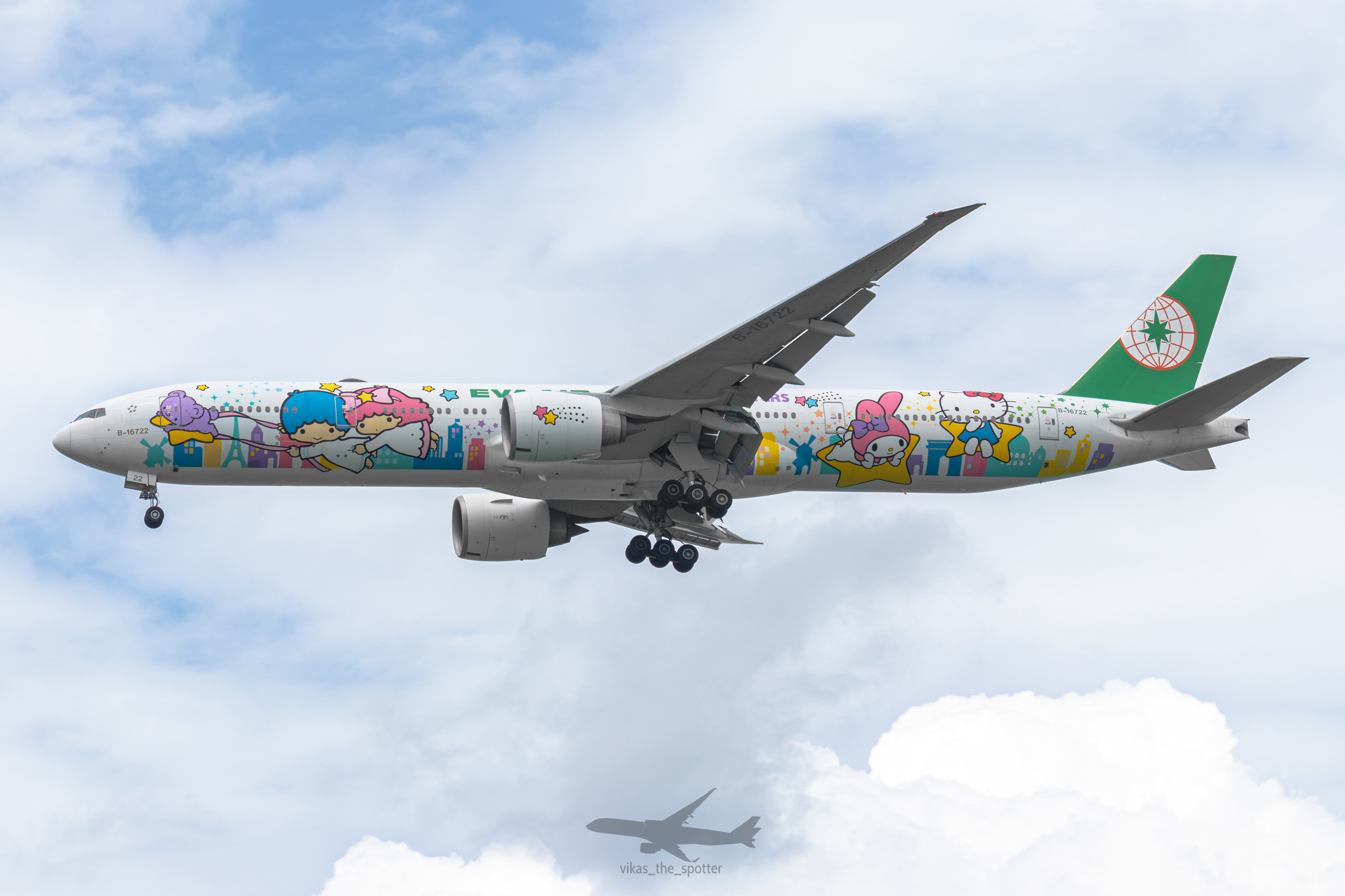 Full size: EVA Air Boeing 777-300ER B-16722 at Singapore-Changi Airport