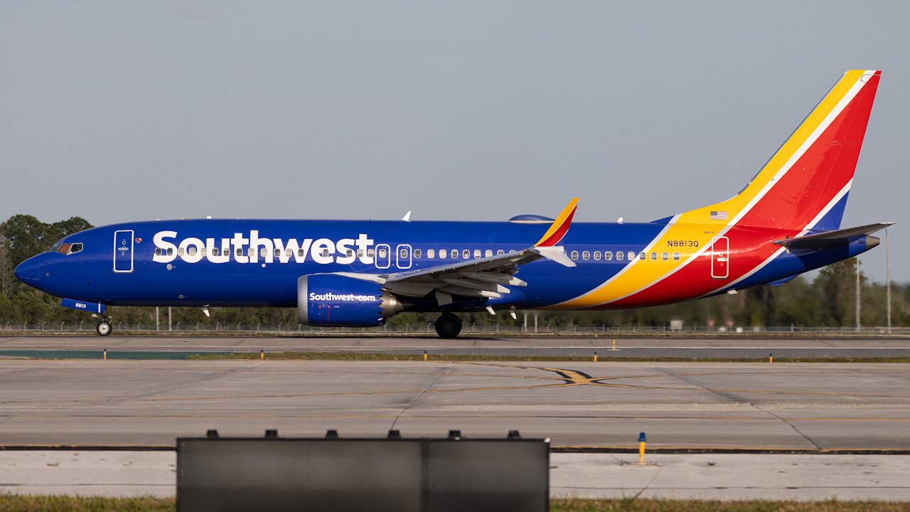 Full size: Southwest Airlines Boeing 737 MAX 8 N8813Q at Orlando International Airport
