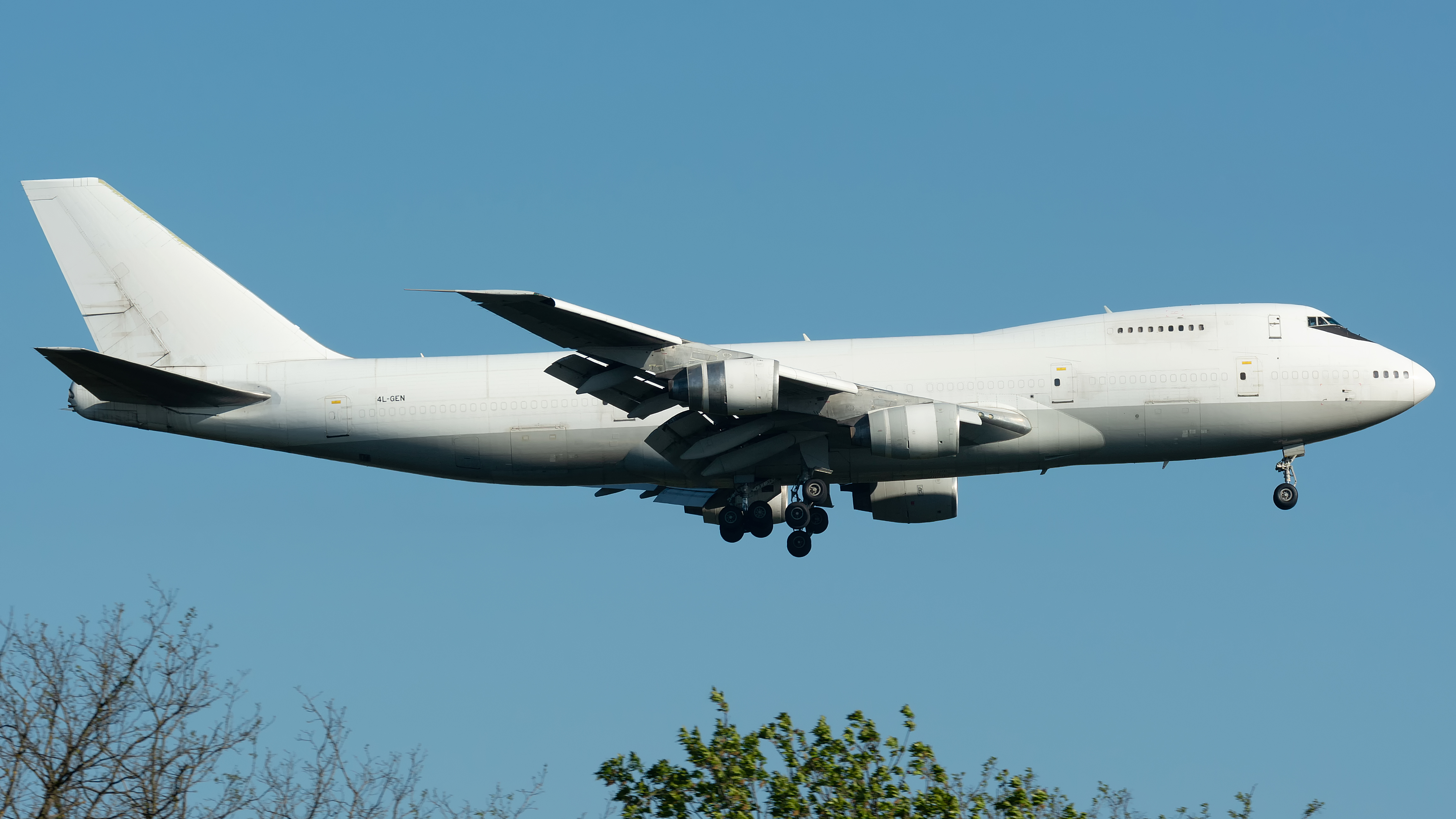 Full size:   GEO-SKY  Boeing 747-200F 4L-GEN at Frankfurt International Airport