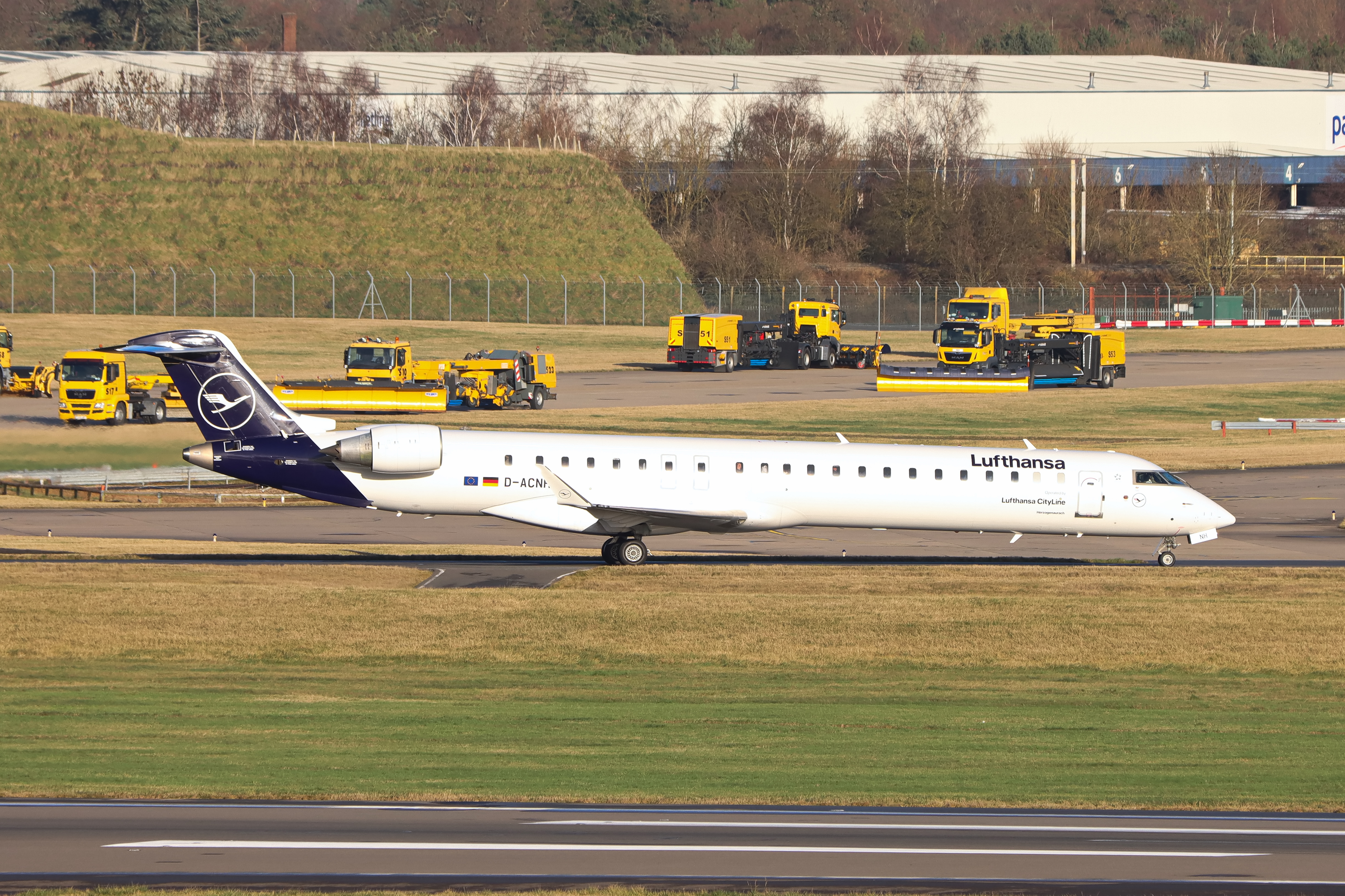 Full size: Lufthansa CityLine Mitsubishi CRJ-900LR D-ACNH at Birmingham Airport