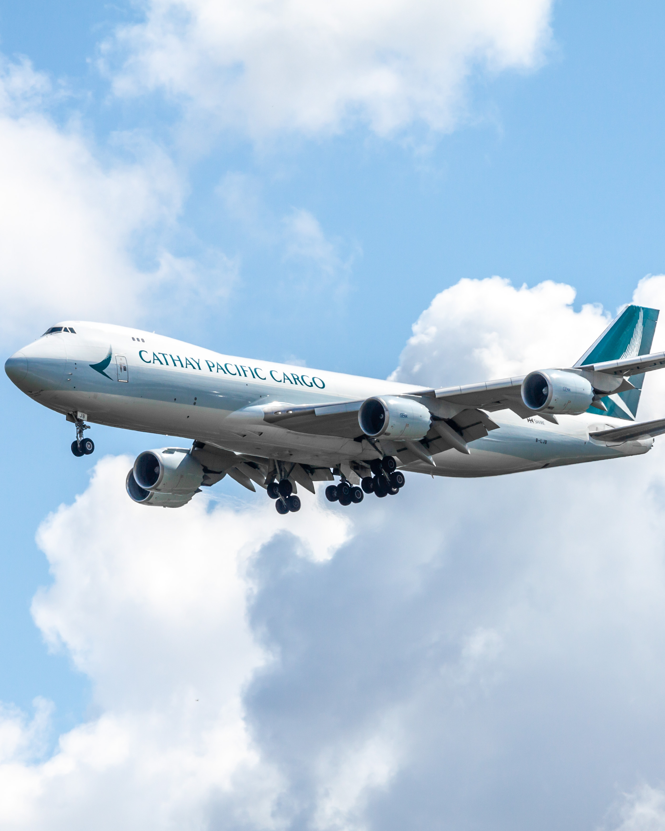 Full size: Cathay Pacific Cargo Boeing 747-8F B-LJB at Houston-George Bush Intercontinental Airport