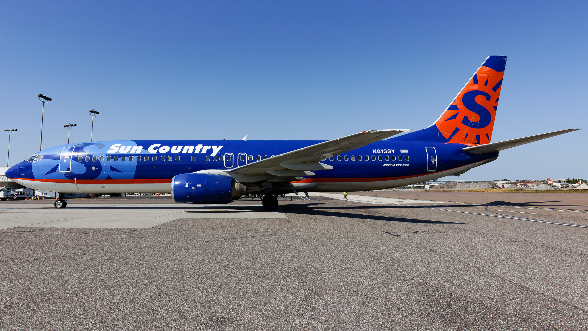 Full size: Sun Country Airlines Boeing 737-800 N813SY at St. Petersburg Clearwater International Airport